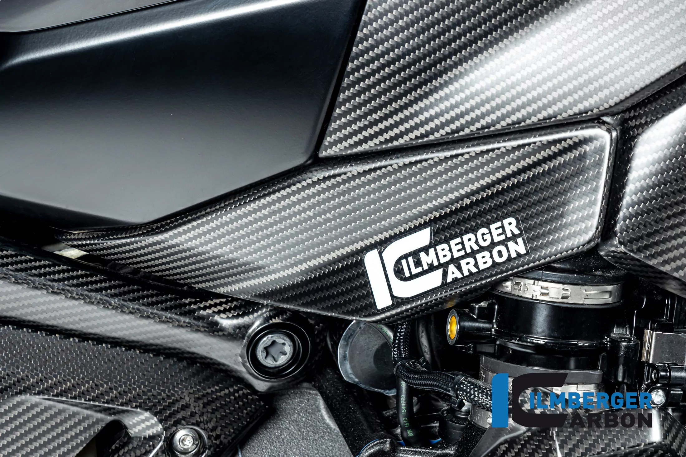 Ilmberger Carbon Tankabdeckung unten rechts matt BMW R1300GS 2023-