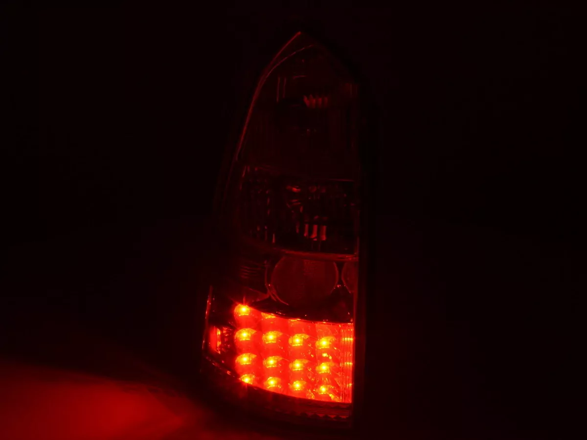 LED Rückleuchten Set Ford Focus Turnier DNW Bj. 98-04 klar/rot