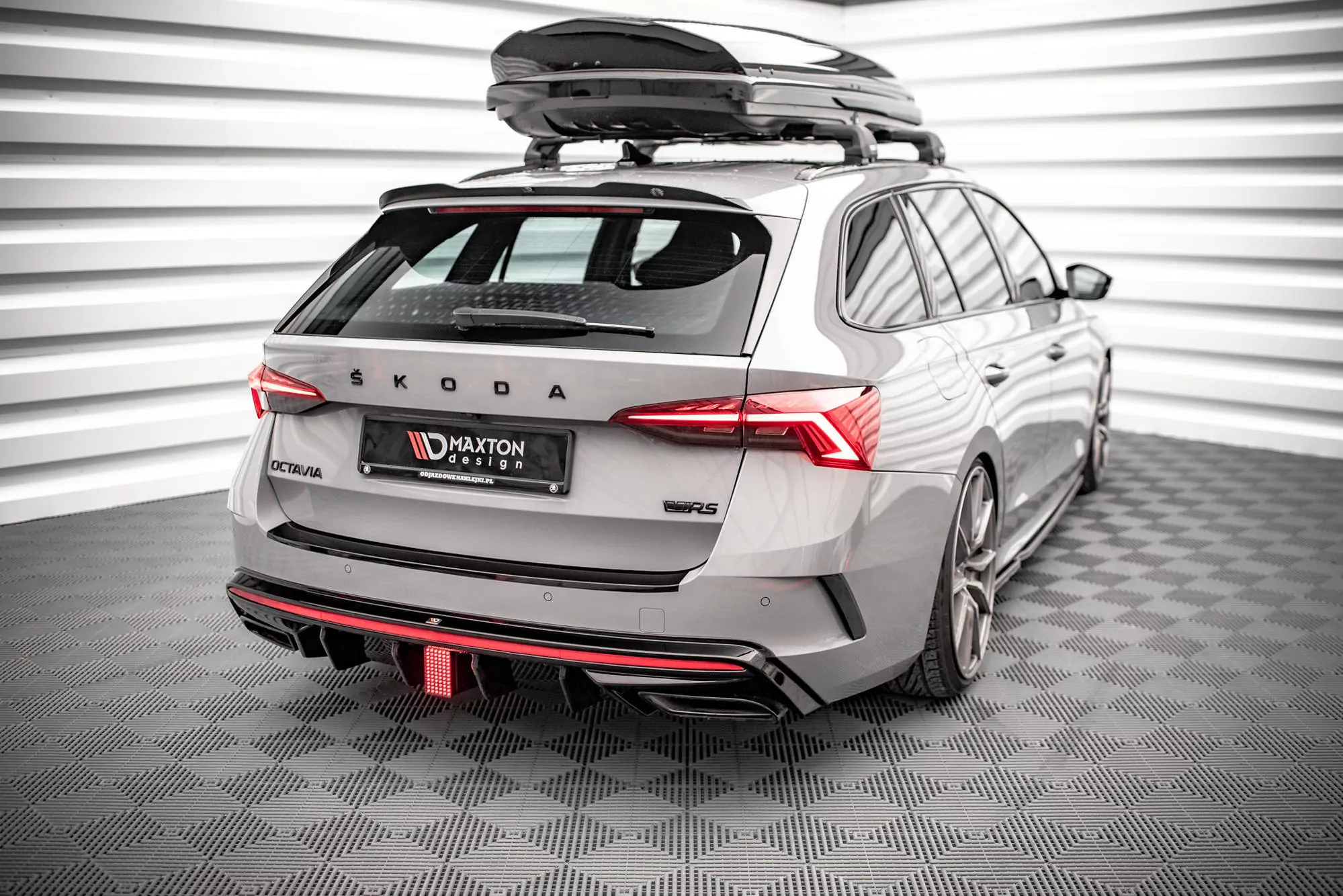 Diffusor Heck Ansatz Für Skoda Octavia RS Mk4 Schwarz Hochglanz