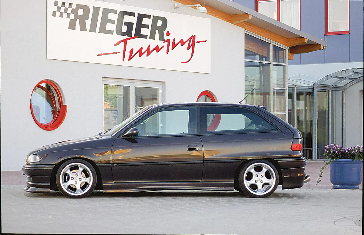 Rieger Seitenschweller für Opel Astra F - 5-tür.   carbon optik