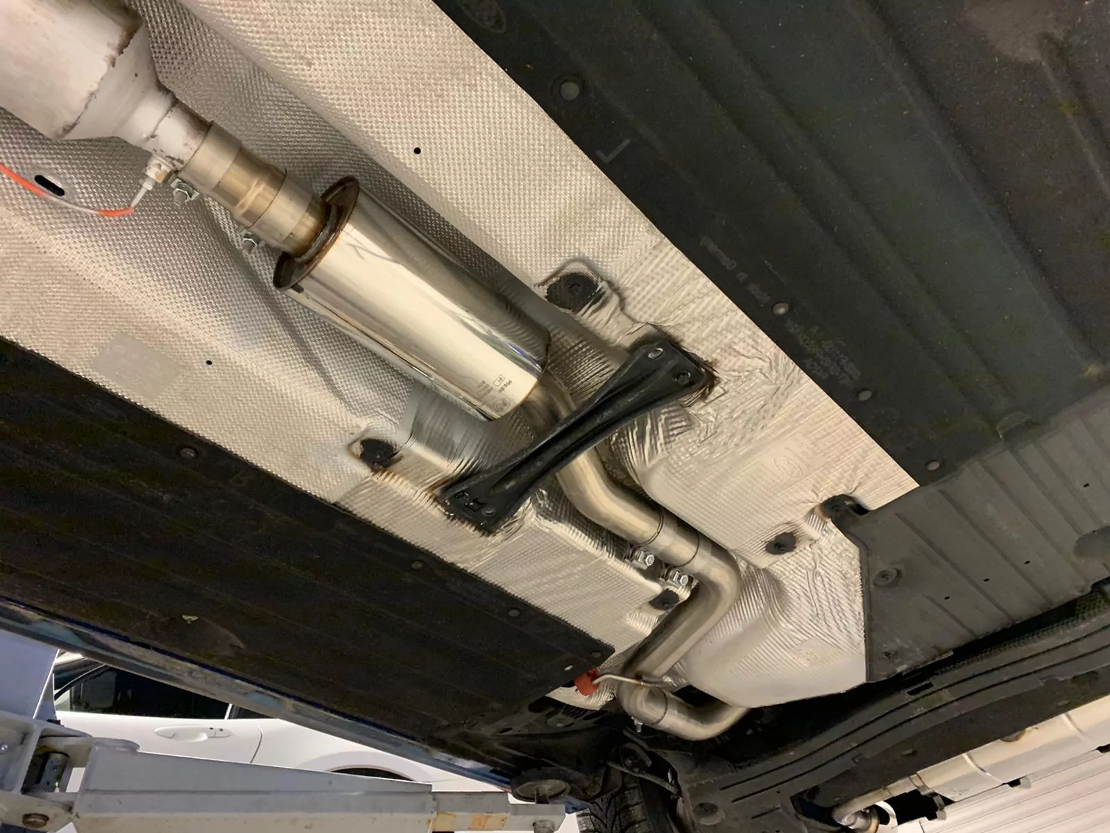 Ford Focus IV - Starre Hinterachse  Vorschalldämpfer