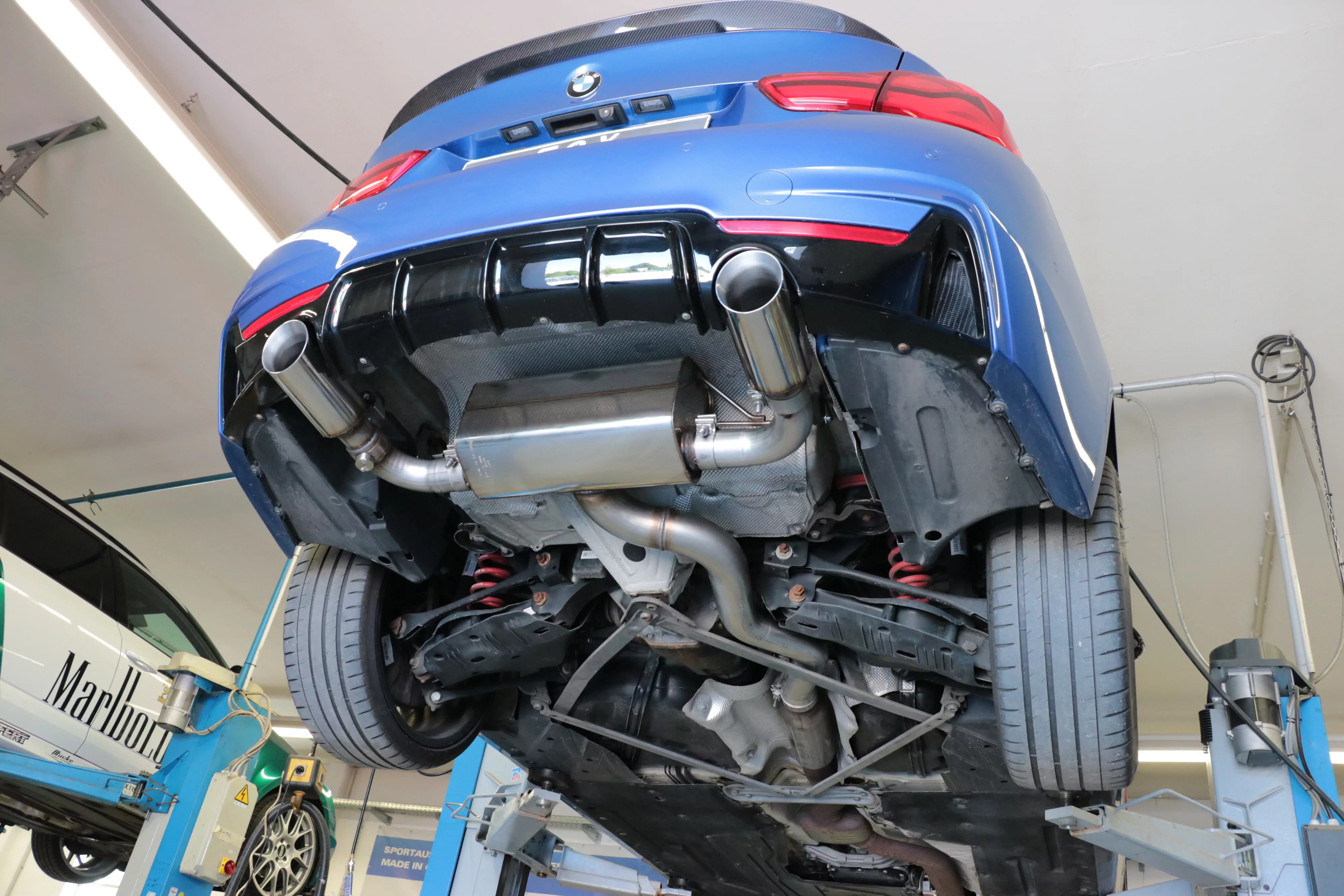 BMW F36 - 440i xDrive Grand Coupe - M-Paket  Endschalldämpfer quer Ausgang rechts/links - 1x100 Typ 25 rechts/links - mit Abgasklappe im linken Endrohr