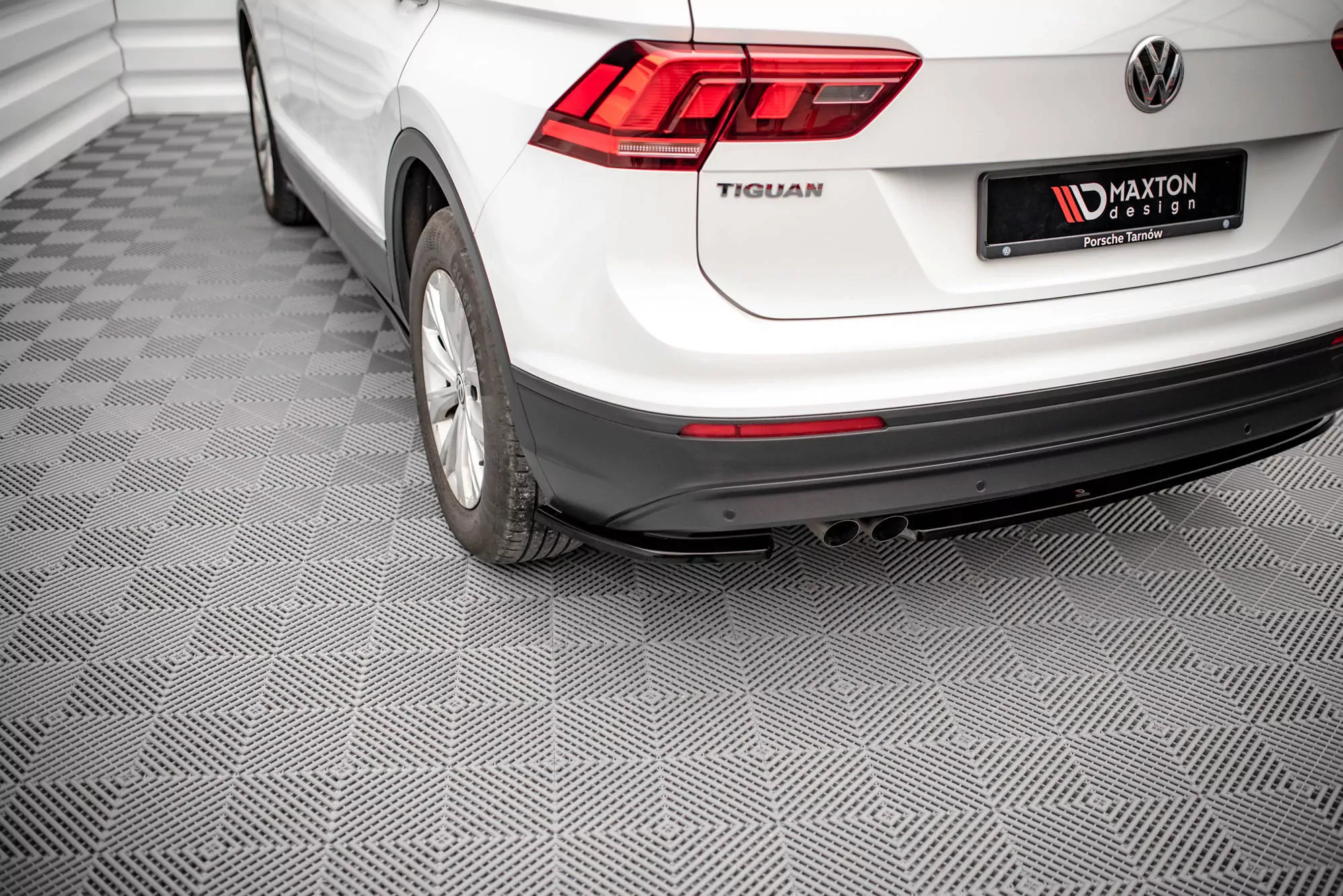Heck Ansatz Flaps Diffusor V.1 Für Volkswagen Tiguan Mk2 Schwarz Hochglanz