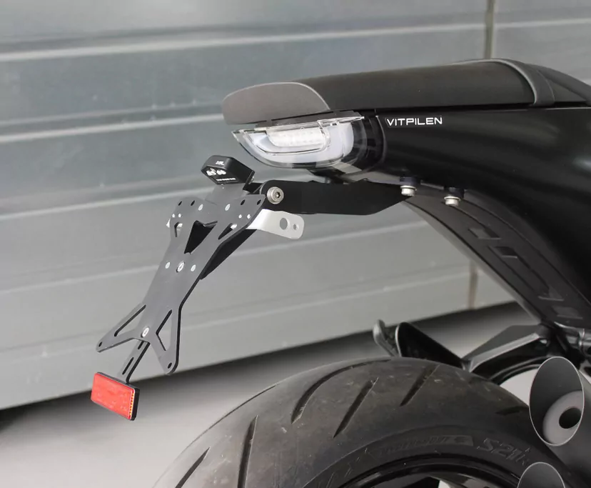 Kurzes Heck - Kennzeichenträger - Kennzeichenhalter für Husqvarna 701 Svartpilen ab 2018