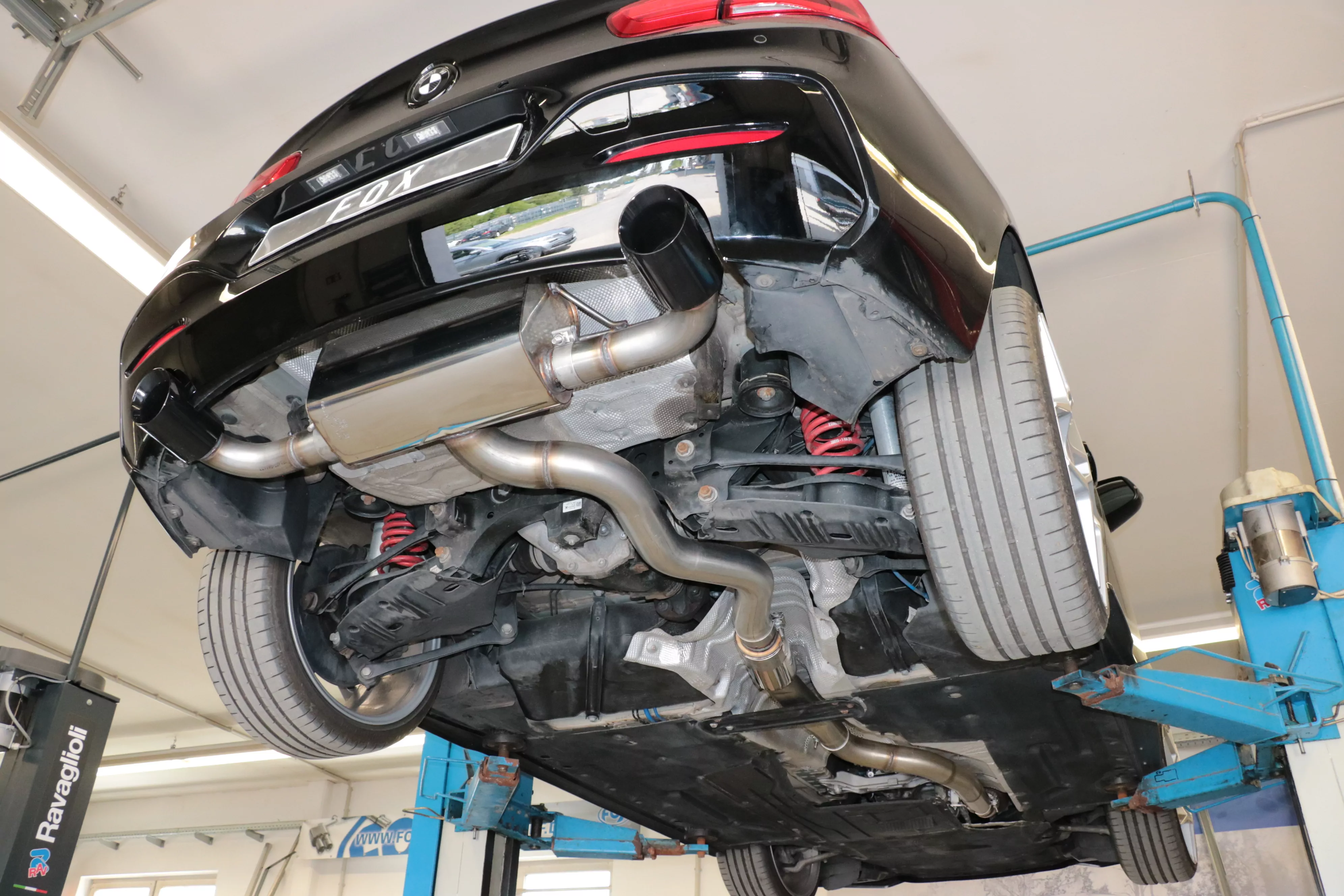 BMW F20/21 - 118i mit OPF  Endschalldämpfer quer Ausgang rechts/links - 1x100 Typ 25 rechts/links schwarz emalliert