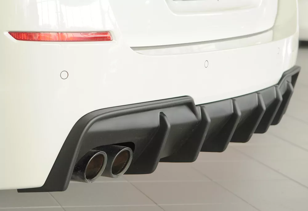 Rieger Heckeinsatz (für Fzg. mit AHK) matt schwarz für BMW 5er F10  (5L) Lim. 07.13- (ab Facelift) LCI