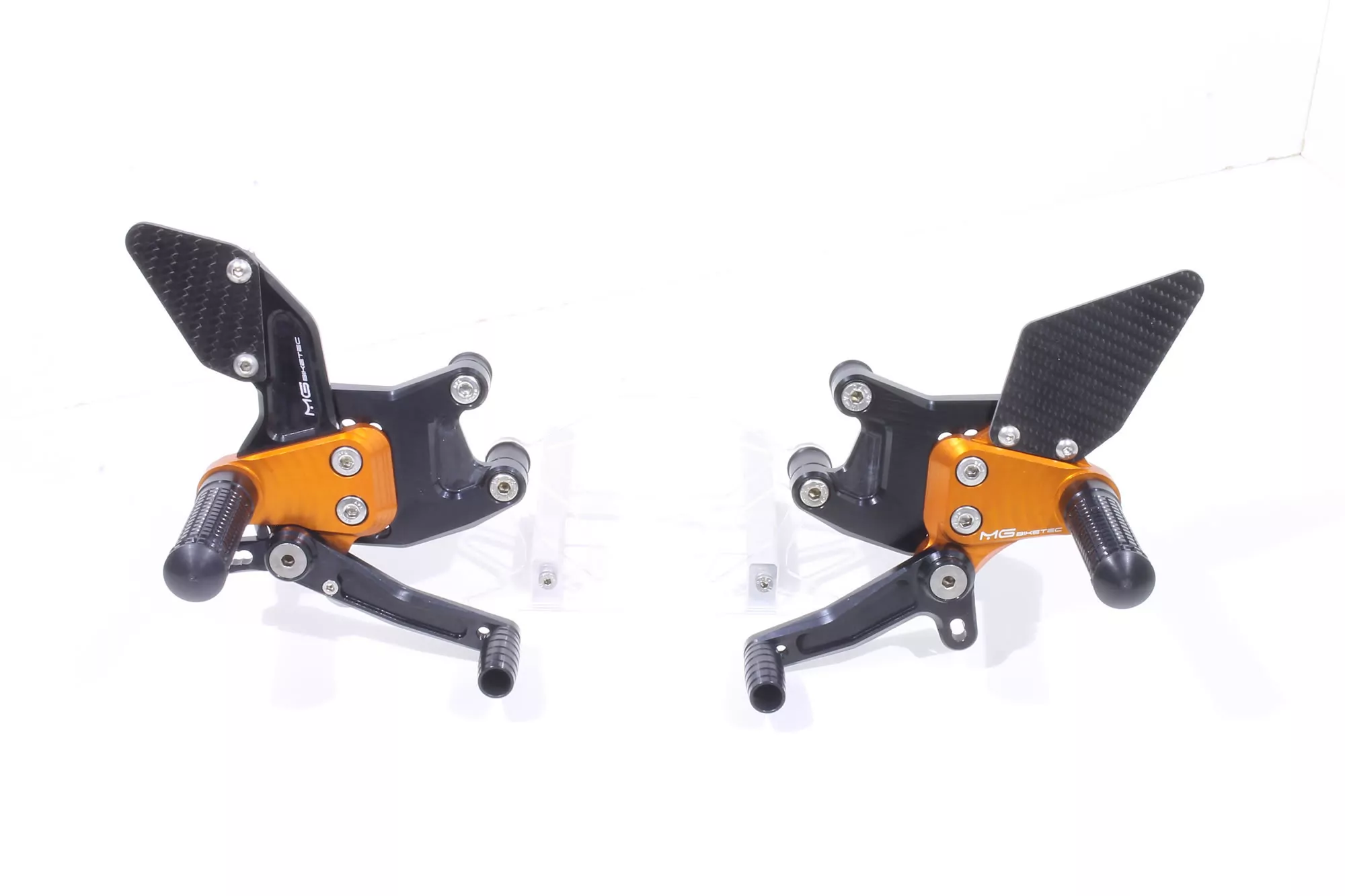 MG Biketec Sportfussrastenanlage / Rastenanlage / Fußrastenanlage mit ABE, gültig in D - A - CH für KTM 1190 RC8 ab 2008