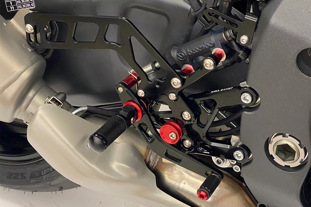 TRACK Fußrastenanlage schwarz Yamaha MT10 2016- ABE