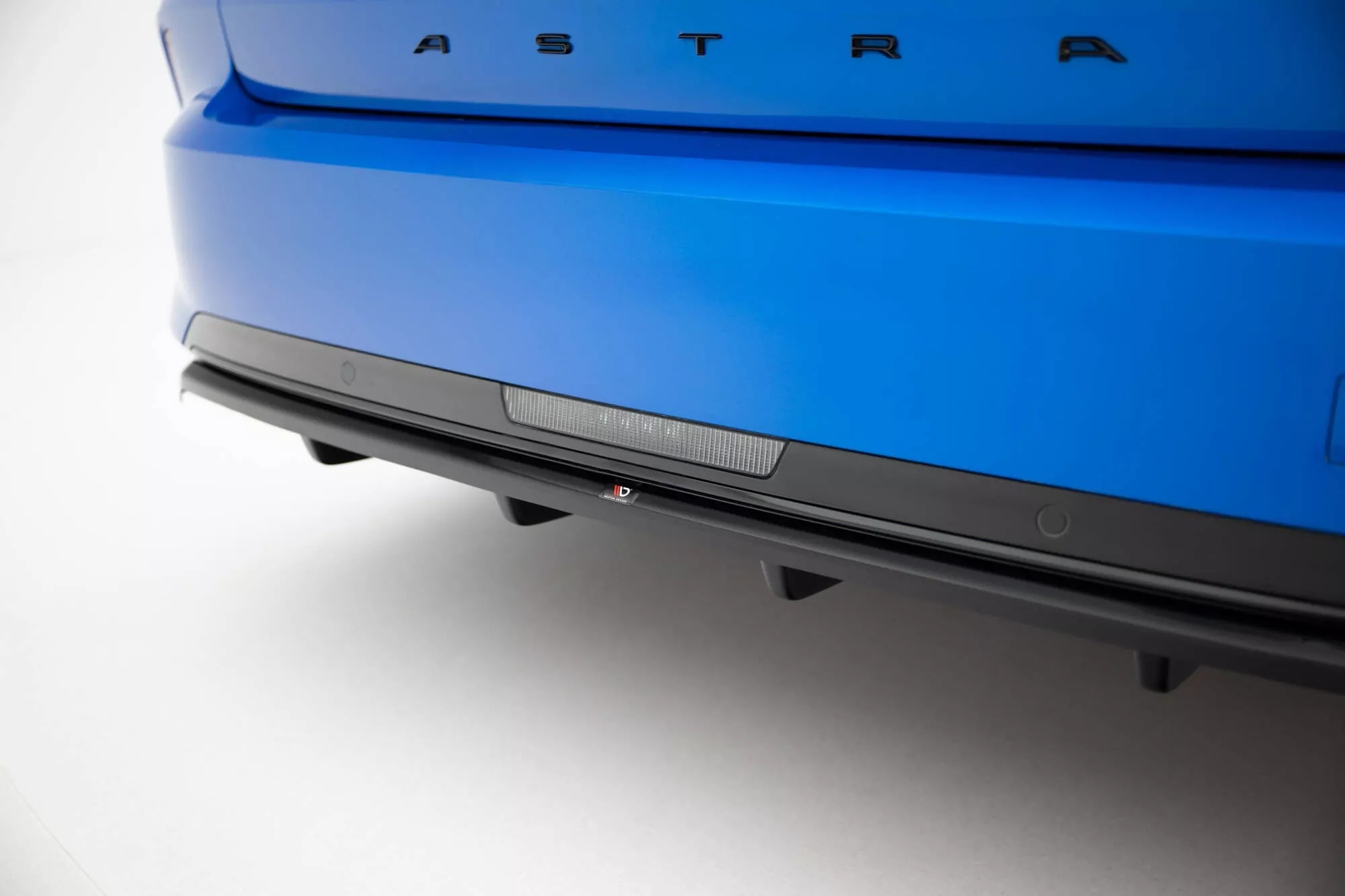 Hinten Splitter (mit Einem Vertikalem Balken) Opel Astra Sports Tourer L (MK5) Schwarz Hochglanz