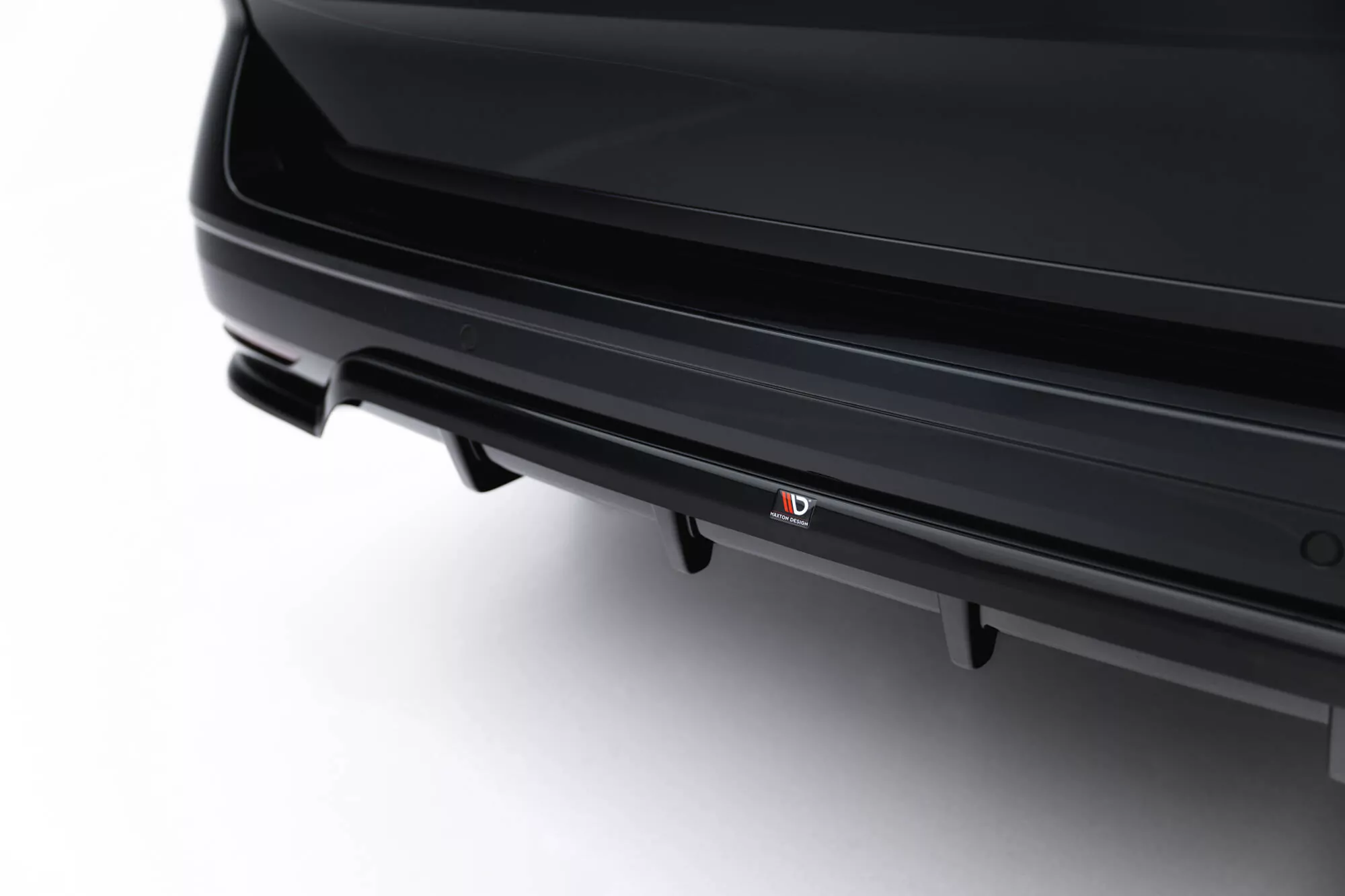 Hinten Splitter (mit Einem Vertikalem Balken) Volkswagen Multivan Long T7 Schwarz Hochglanz