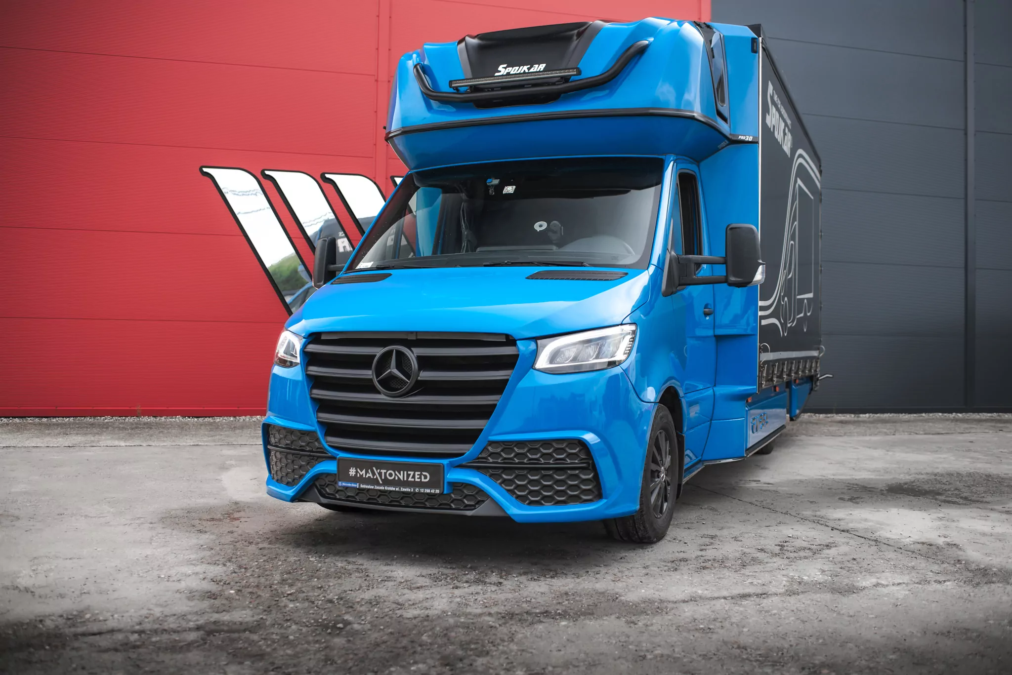 Die Vordere StoĂźstange Mercedes-Benz Sprinter Mk3