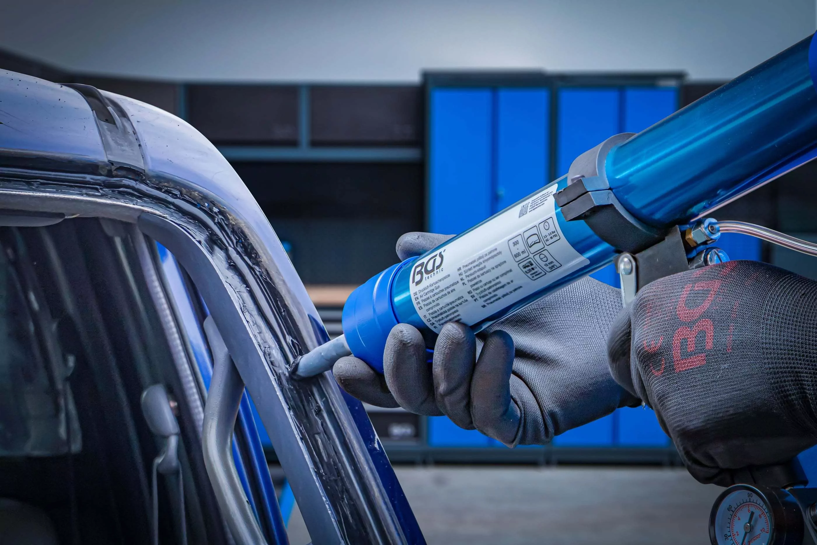 Druckluft-Kleb- und Dichtstoffpresse | für Schlauchbeutel