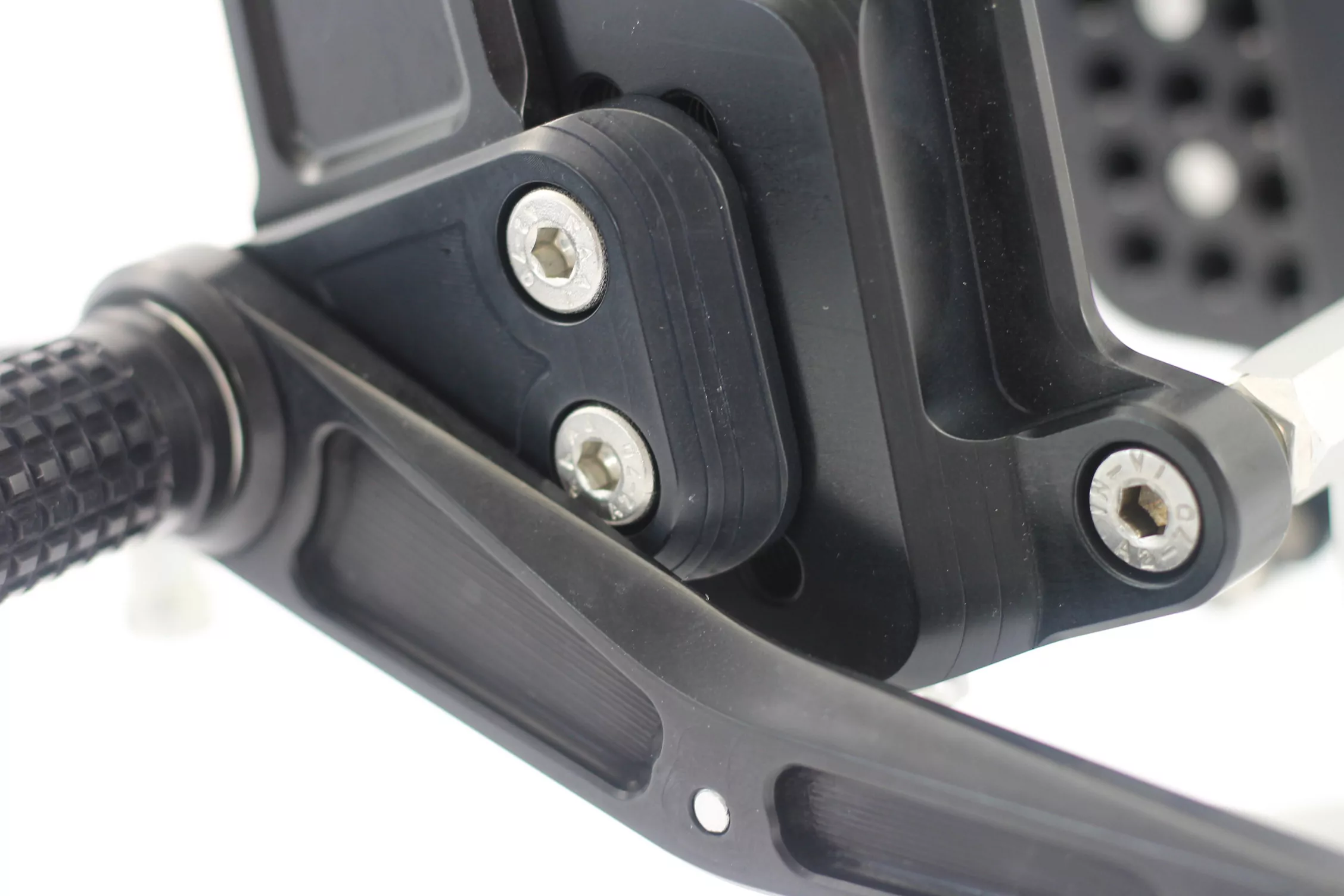 MG Biketec Sportfussrastenanlage / Rastenanlage / Fußrastenanlage mit ABE, gültig in D - A - CH für Kawasaki ZX-10R ab 2011-2015