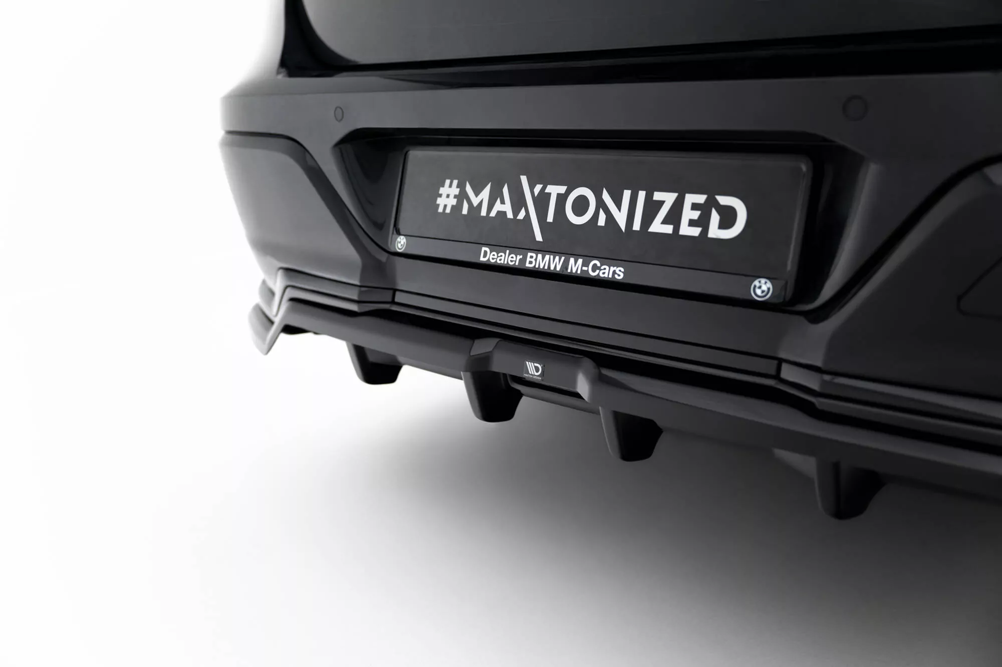 Hinten Splitter (mit Einem Vertikalem Balken) BMW 7 M-Paket G70 Schwarz Hochglanz