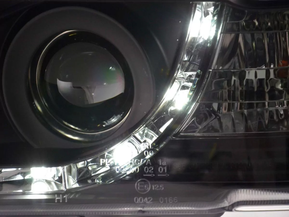 Scheinwerfer Set Daylight LED Tagfahrlicht BMW 3er E36 Coupe/Cabrio Bj. 92-98 schwarz für Rechtslenker