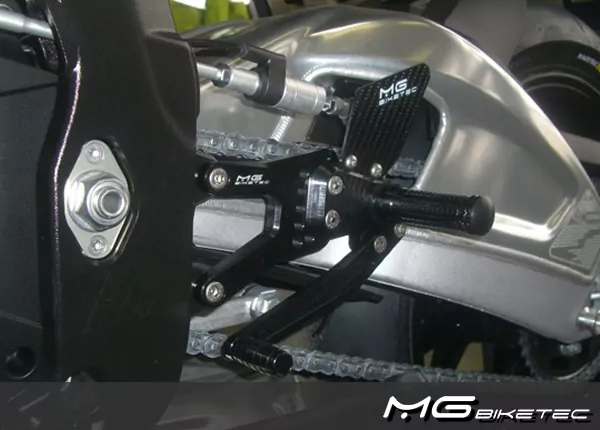 MG Biketec Sportfussrastenanlage / Rastenanlage / Fußrastenanlage mit ABE, gültig in D - A - CH für BMW S 1000 RR ab 2009-2011