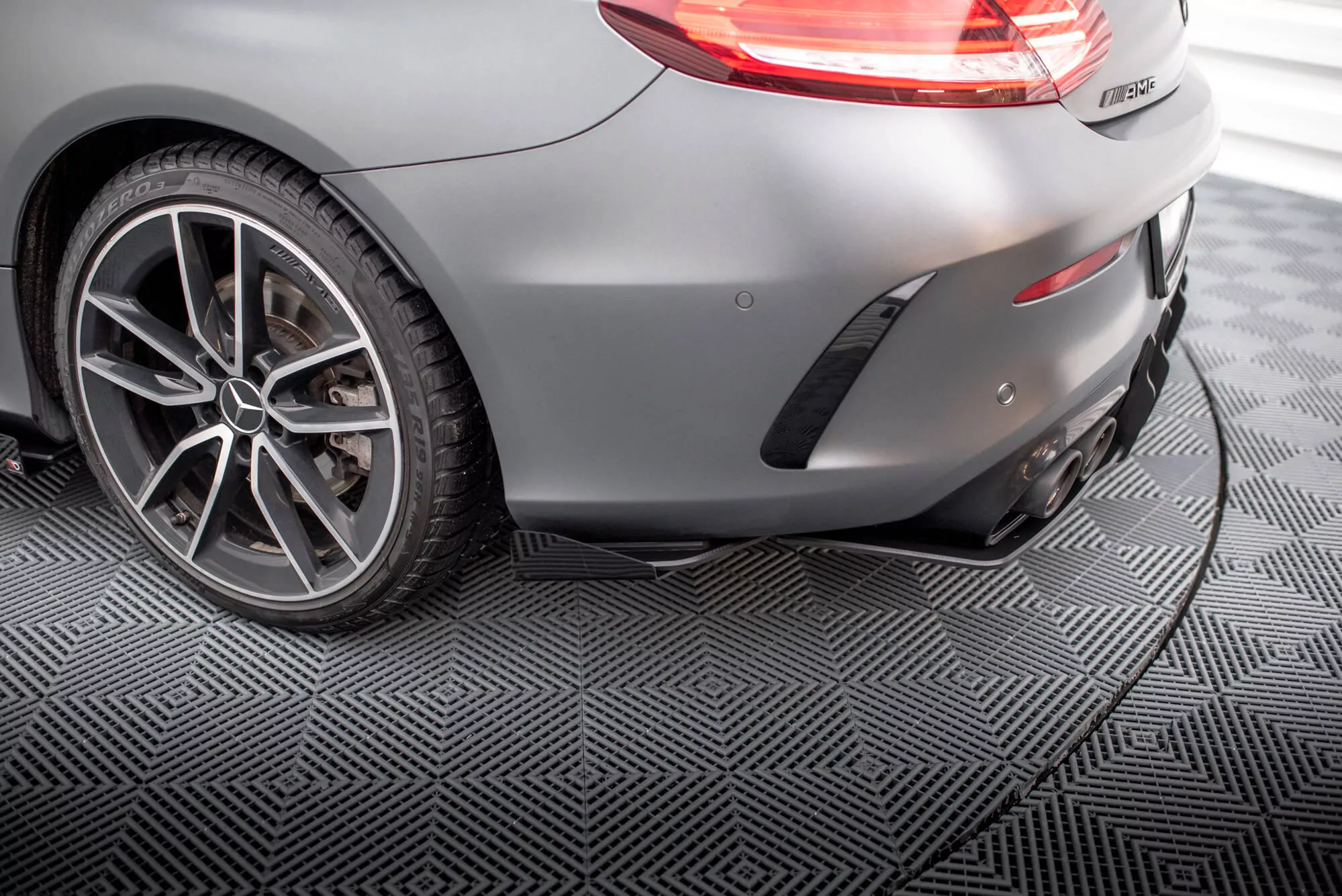 Street Pro Heck Ansatz Flaps Diffusor +Flaps Für Mercedes-AMG C43 Coupe / Cabrio C205  Facelift / A205 Facelift Schwarz Hochglanz