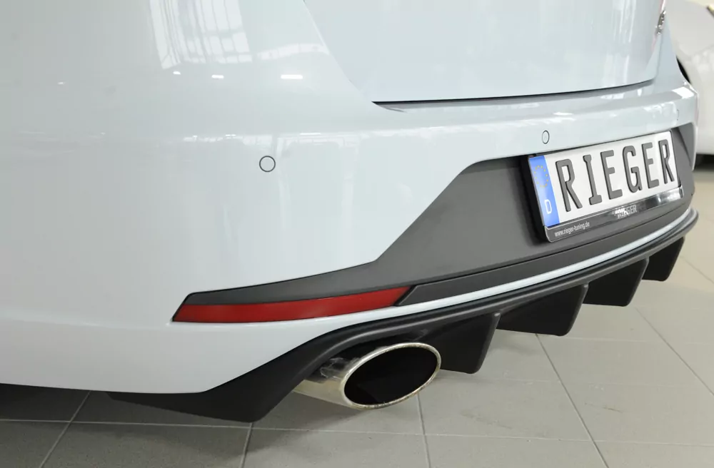 Rieger Heckeinsatz für Seat Leon Cupra (5F) - 5-tür. (ST/Kombi) 03.14-12.16 (bis Facelift) carbon optik