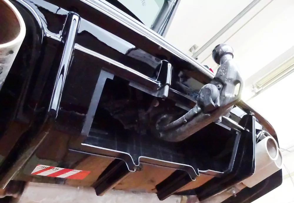 Rieger Heckeinsatz (für Fzg. mit AHK) glanz schwarz für Seat Ateca Cupra (5FP)  09.18-07.20 (bis Facelift)