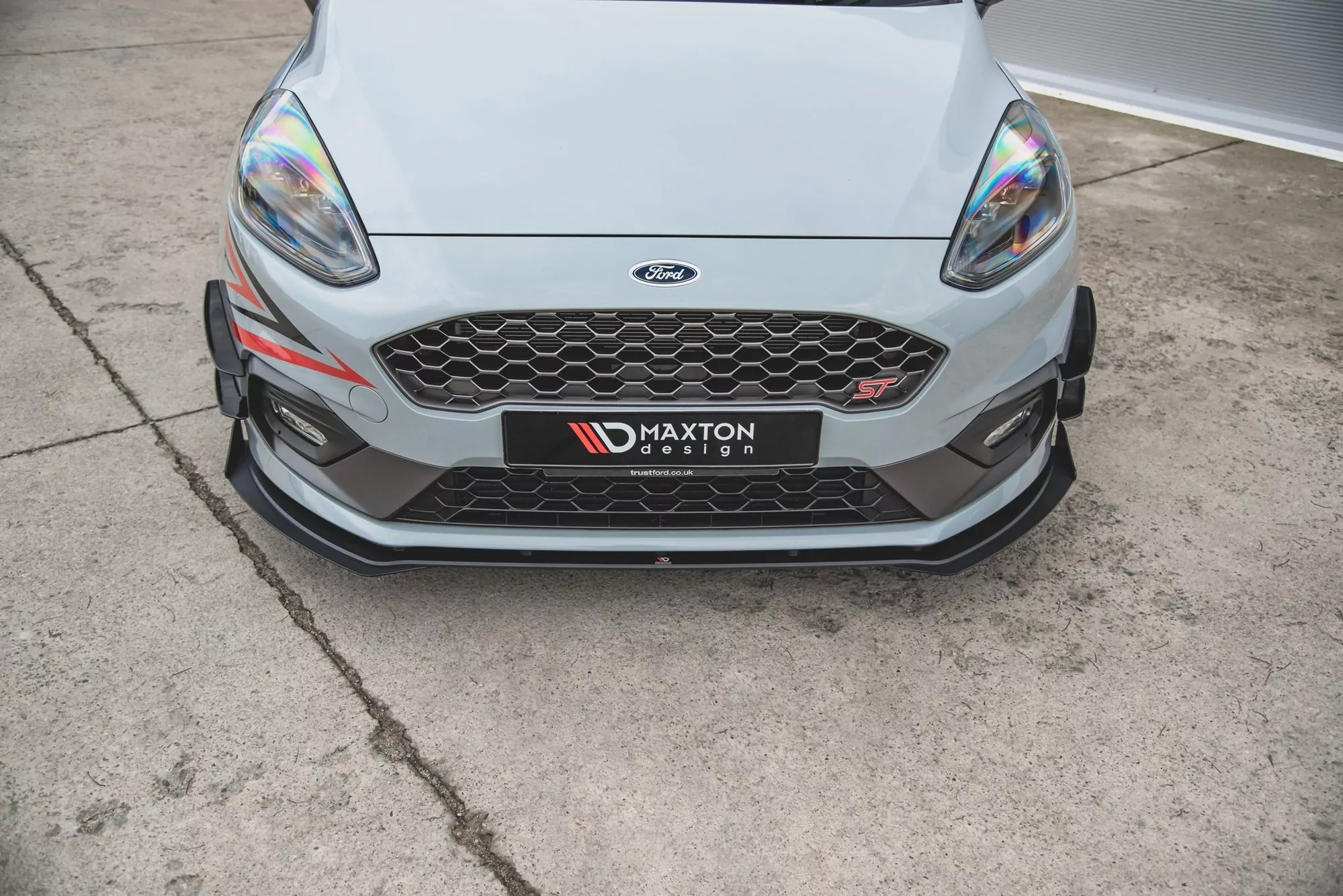 Robuste Racing Front Ansatz Für Passend Für + Front Stoßstangen Racing Flaps Passend Für Ford Fiesta Mk8 ST / ST-Line Schwarz Hochglanz