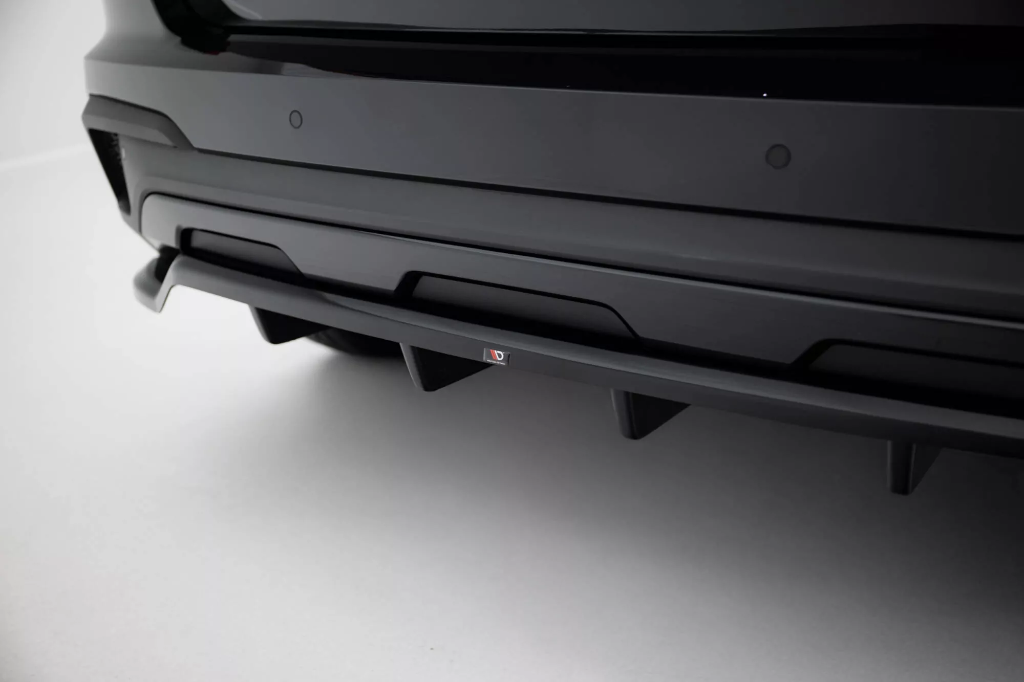 Hinten Splitter (mit Einem Vertikalem Balken) Skoda Kamiq Monte Carlo Mk1 Facelift Schwarz Hochglanz