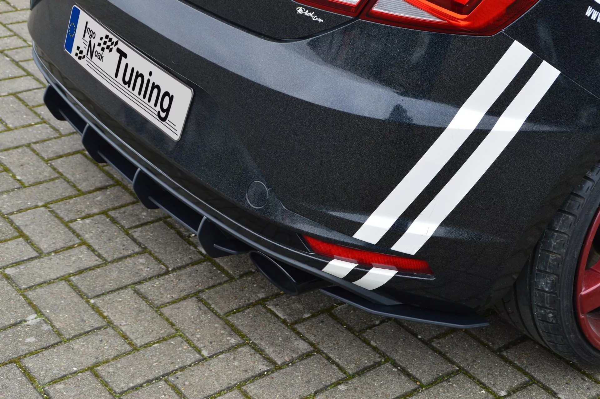 Gefräster Heckansatz mit Finnen für Seat Leon 5F Cupra