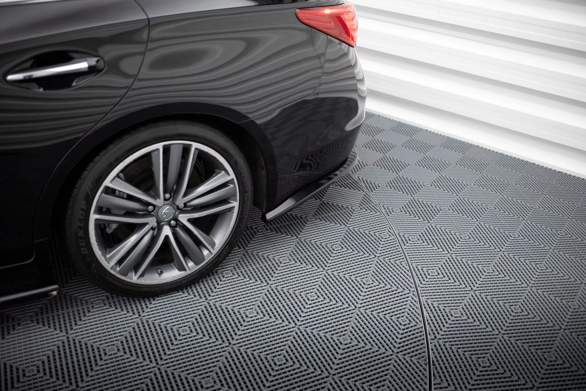 Heck Ansatz Flaps Diffusor V.2 Für Infiniti Q50 S Mk1 Schwarz Hochglanz