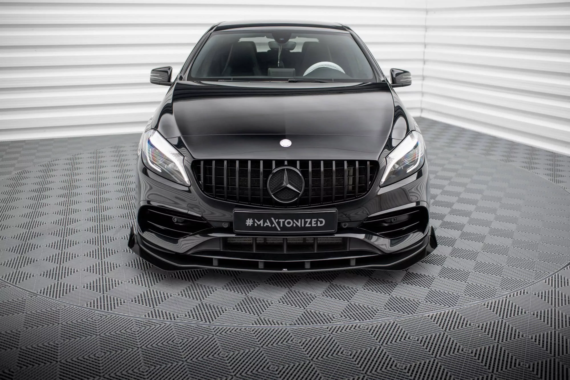 Street Pro Front Ansatz Für +Flaps Für + Flaps Mercedes-Benz A AMG-Line W176 Facelift Schwarz Hochglanz