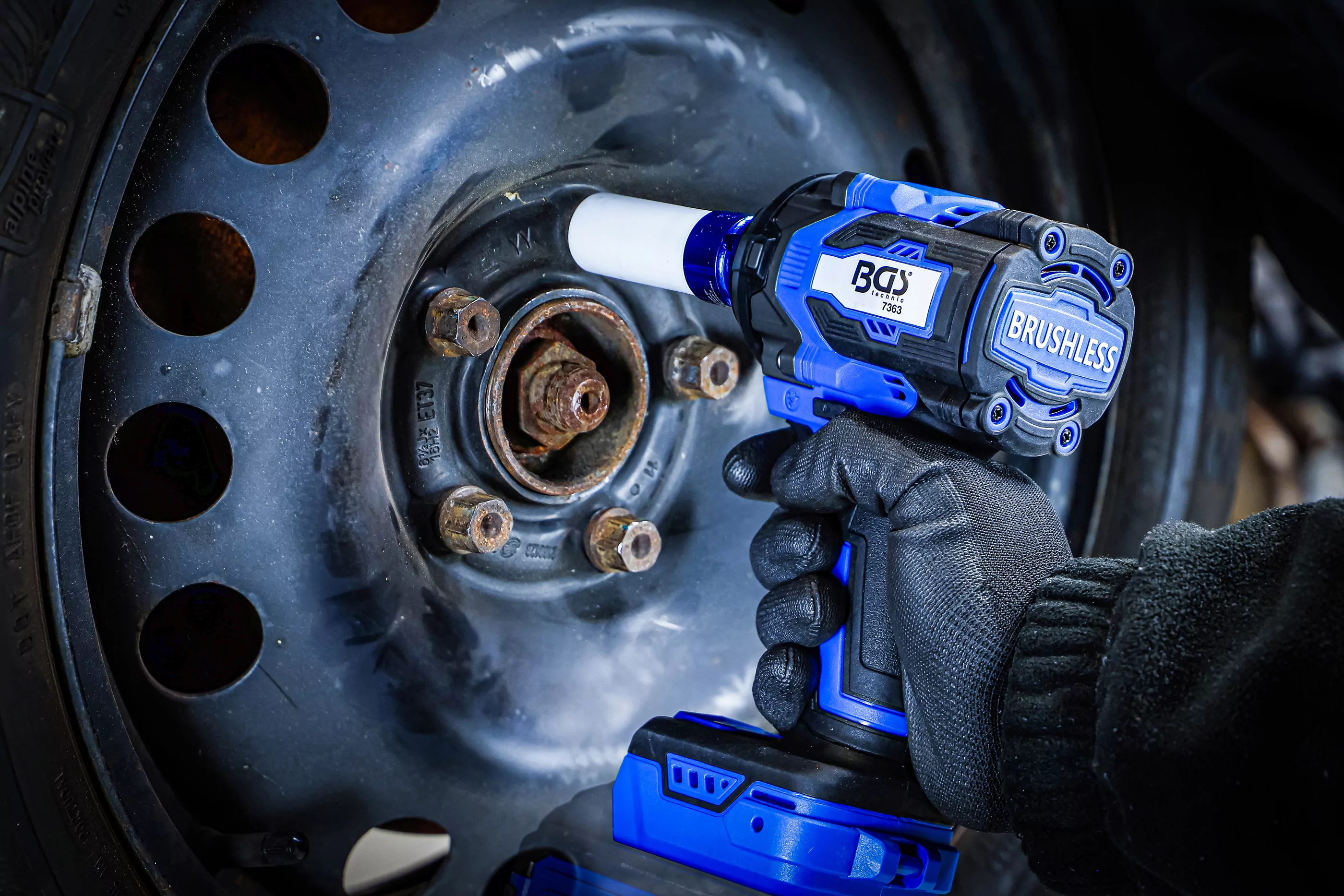 Akku-Schlagschrauber-Satz | bürstenlos | 550 Nm | 18 V | mit Akku und Schnell-Ladegerät