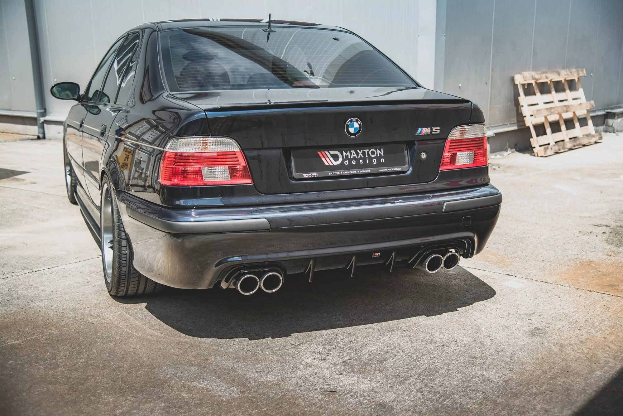 Diffusor Heck Ansatz Für BMW M5  / 5 M-Paket E39 Schwarz Hochglanz