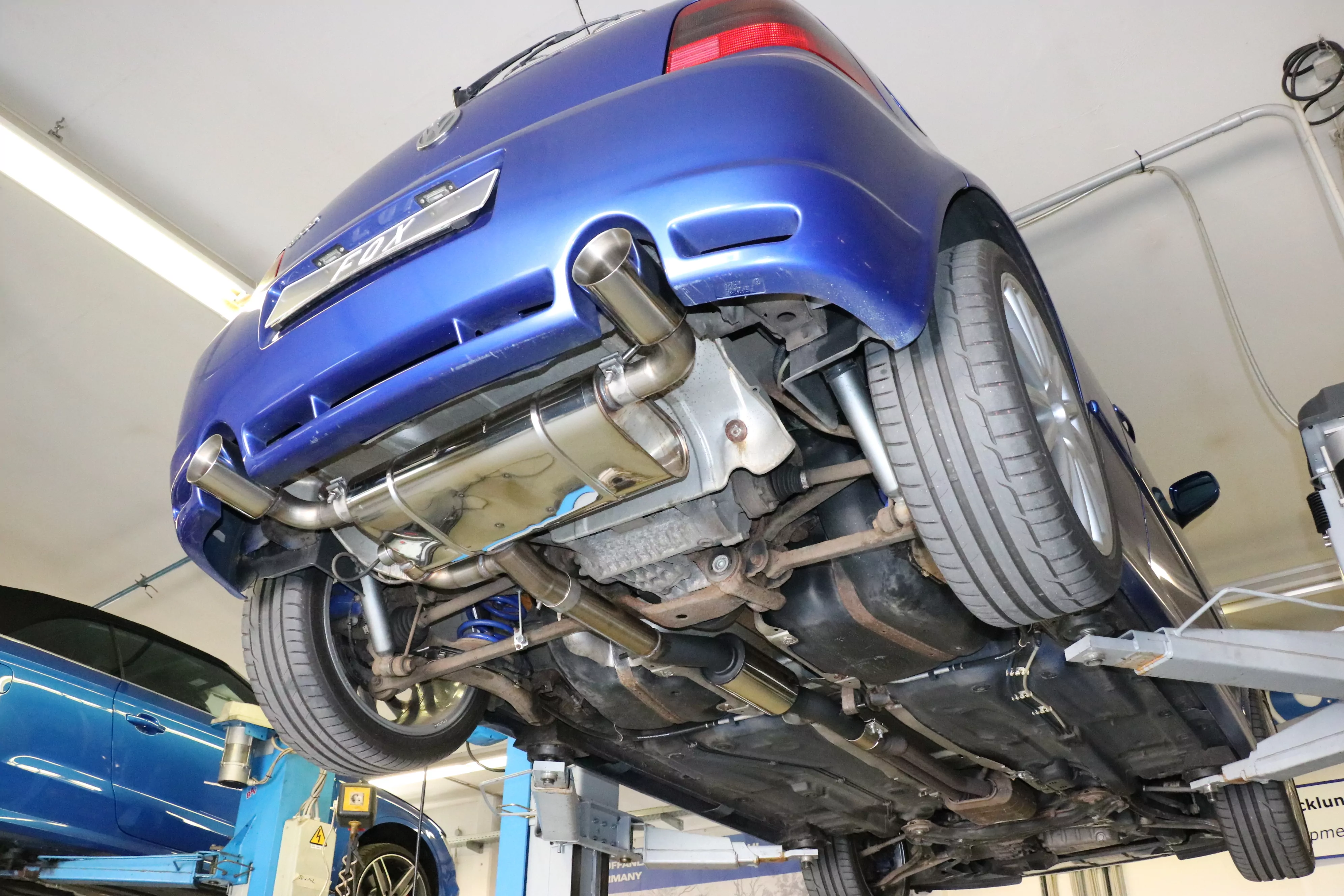 VW Golf IV R32  Endschalldämpfer Ausgang rechts/links - 1x100 Typ 24 rechts/links