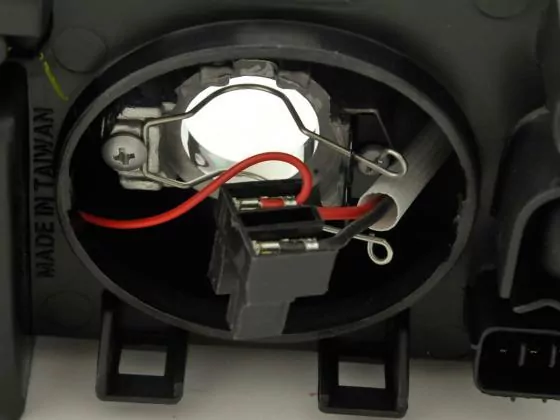 Verschleißteile Scheinwerfer links Mazda 626 (Typ GF/GW) Bj. 00-02