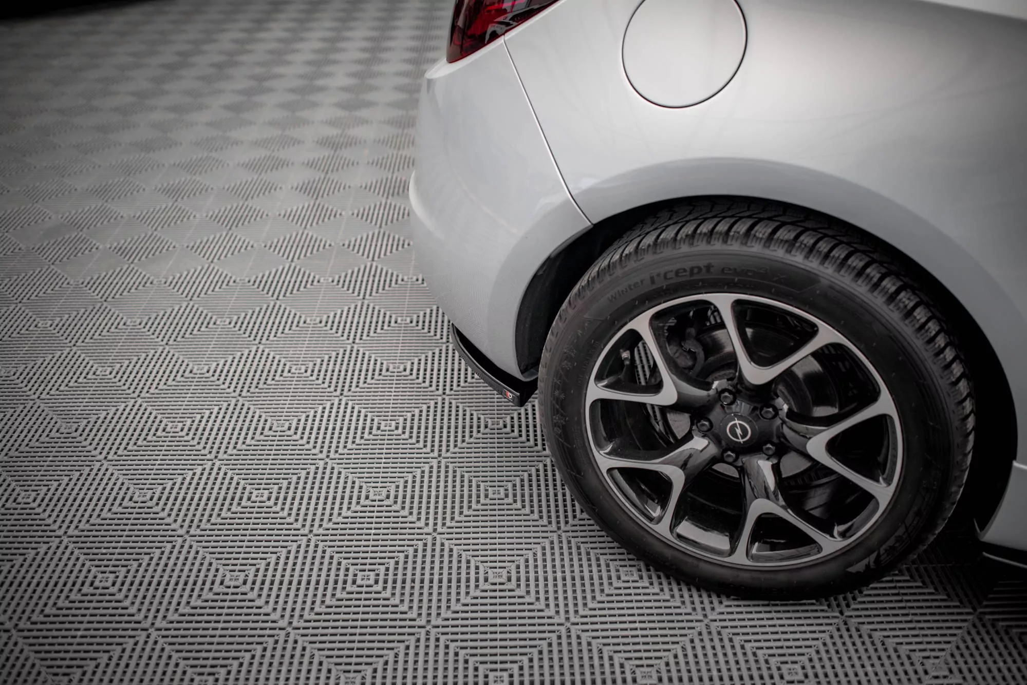 Heck Ansatz Flaps Diffusor V.1 Für Opel Astra GTC OPC-Line J Schwarz Hochglanz