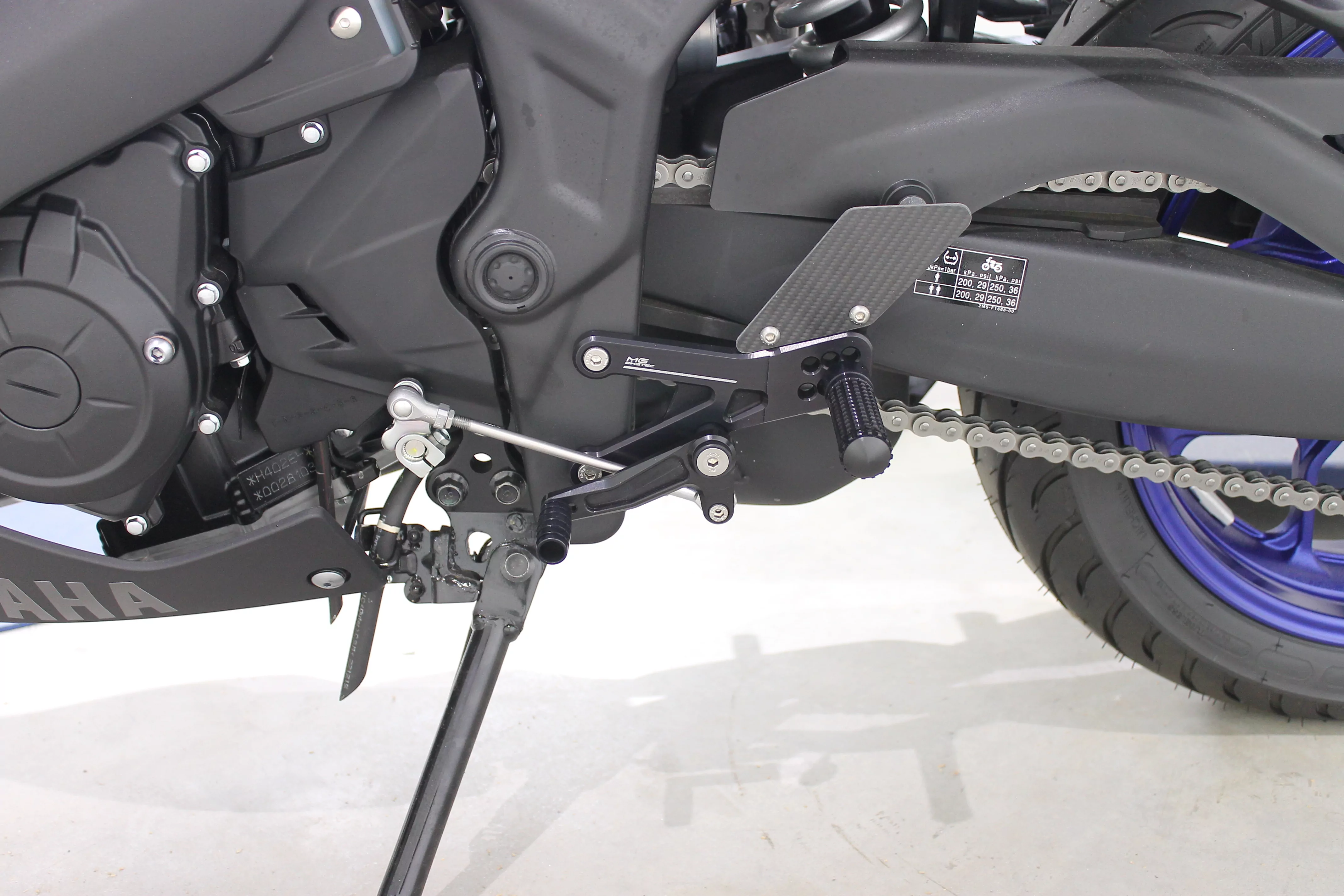 MG Biketec Sportfussrastenanlage / Rastenanlage / Fußrastenanlage mit ABE, gültig in D - A - CH für Yamaha YZF-R3 ab 2017