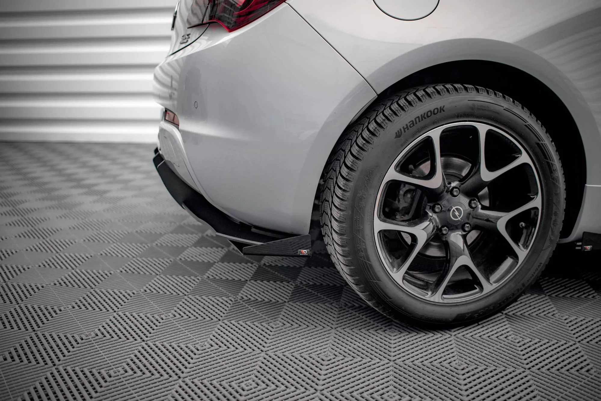 Hintere Seiten Flaps Für Opel Astra GTC OPC-Line J Schwarz Hochglanz