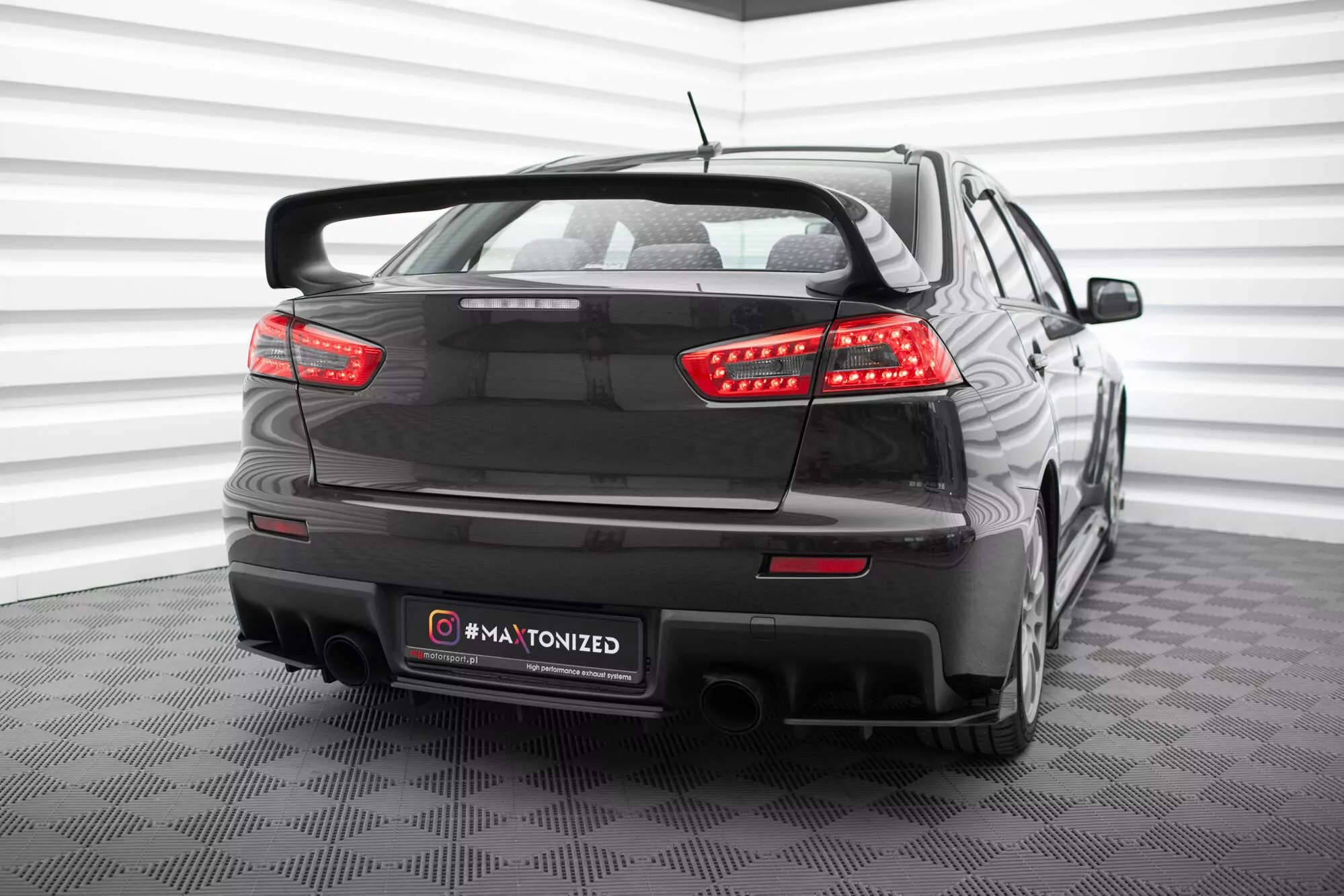 Street Pro Heck Ansatz Flaps Diffusor +Flaps Für Mitsubishi Lancer EVO X Schwarz Hochglanz