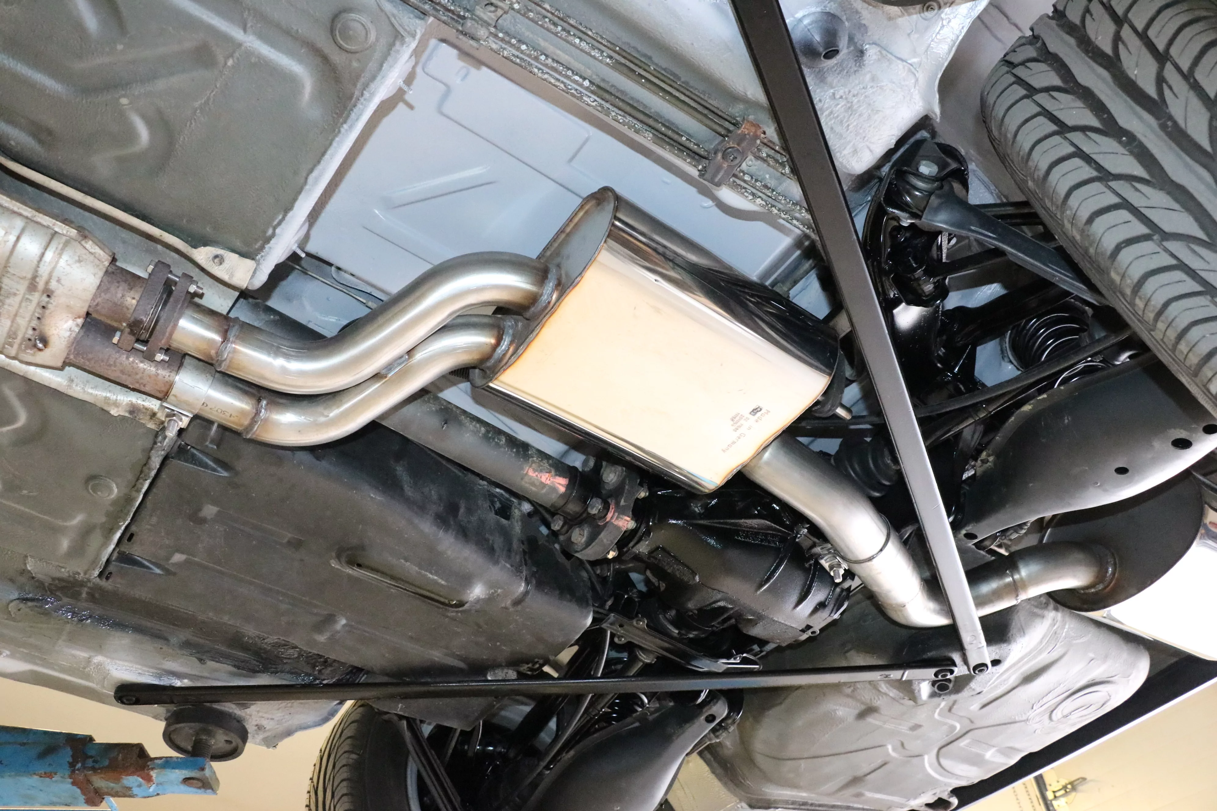 Mercedes E-Klasse W124 Cabrio  Vorschalldämpfer Ø70mm