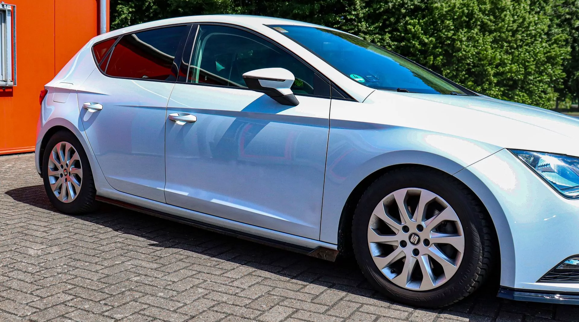 CUP Seitenschweller mit WIngs vorne für Seat Leon 5F 5.Tür + ST