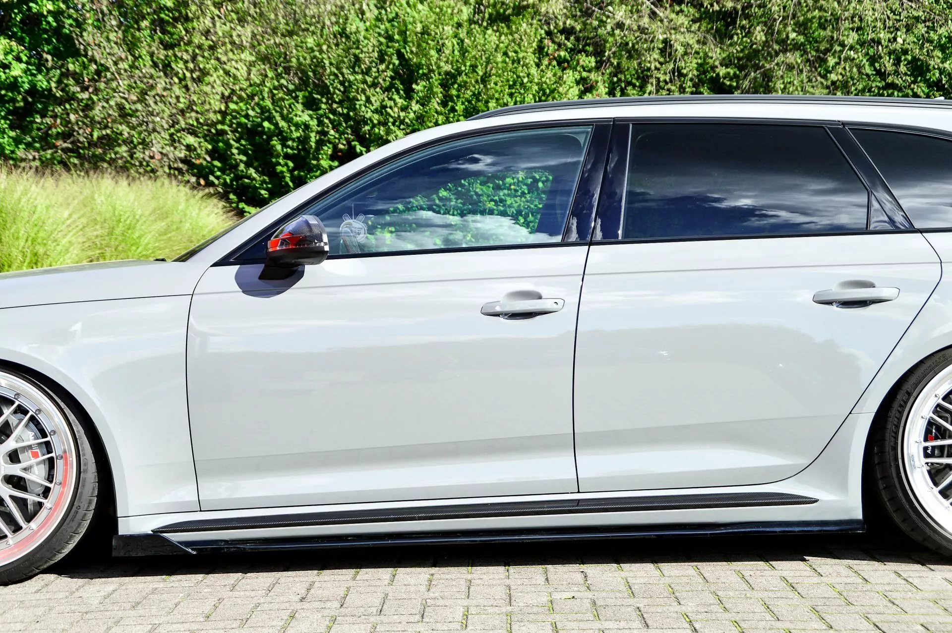 Seitenschweller mit Wing vorne für Audi RS4 B9