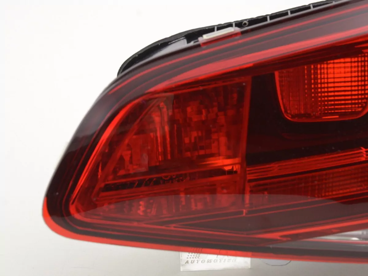 Verschleißteile Rückleuchte rechts VW Golf 7 Bj. ab 2012 rot/schwarz