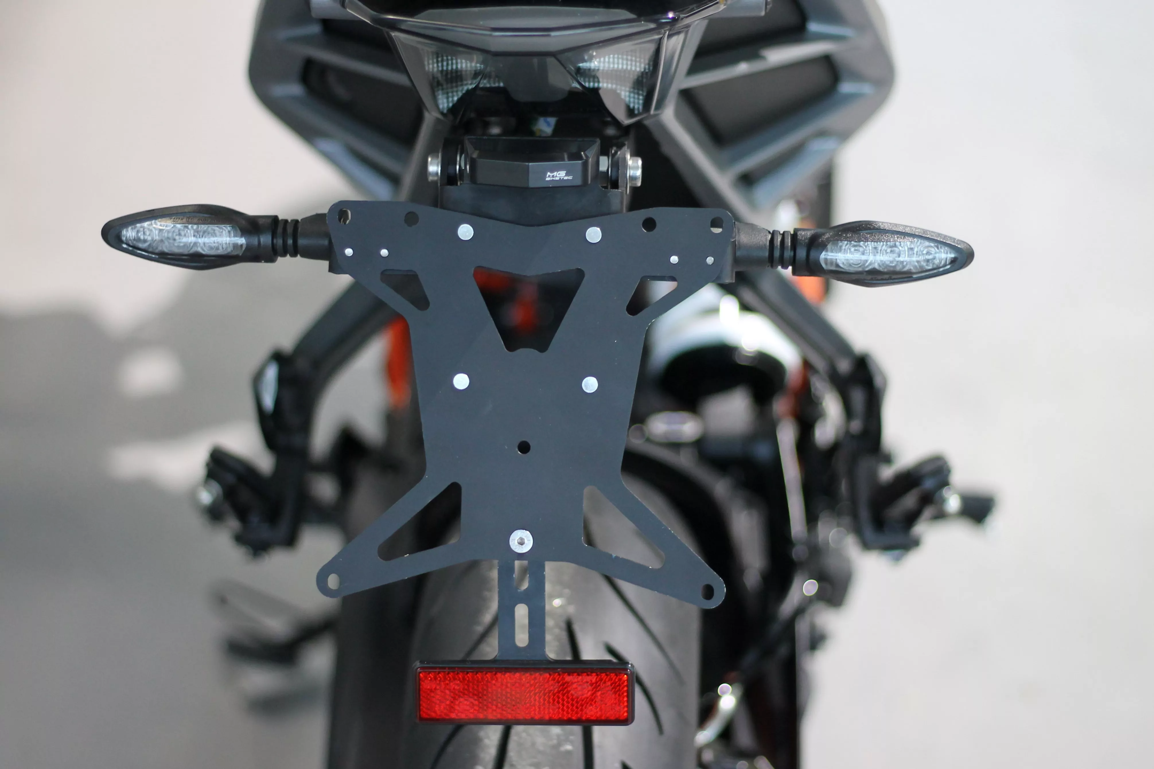 MG Biketec Kennzeichenhalter für KTM 390 Duke ab 2024