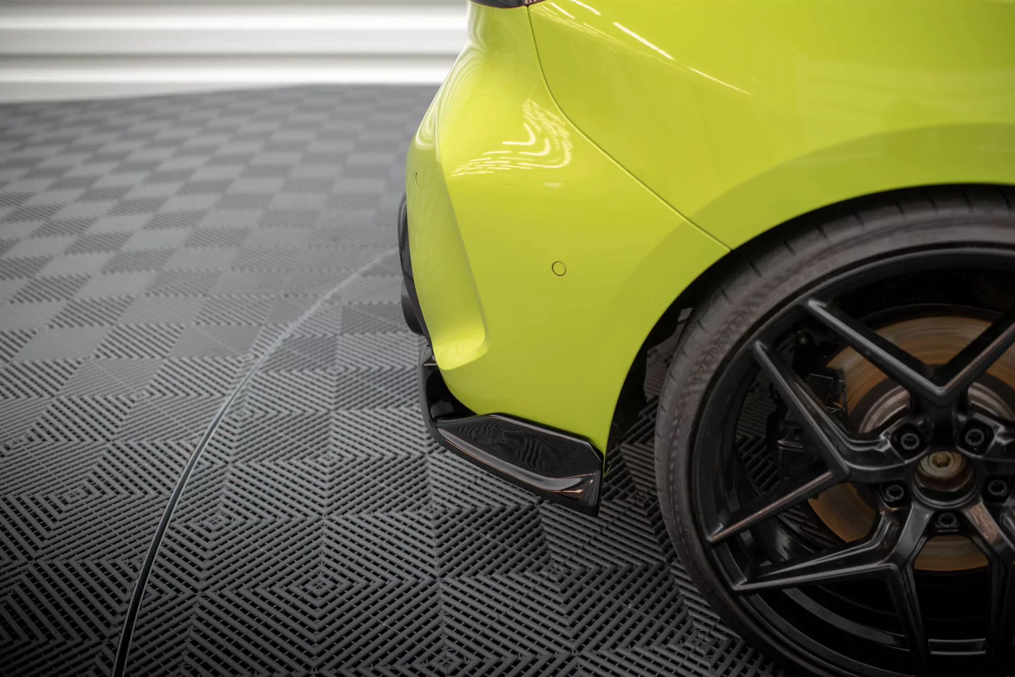 Heck Ansatz Flaps Diffusor Für V.9 BMW 1er M-Paket / M135i F40 Schwarz Hochglanz