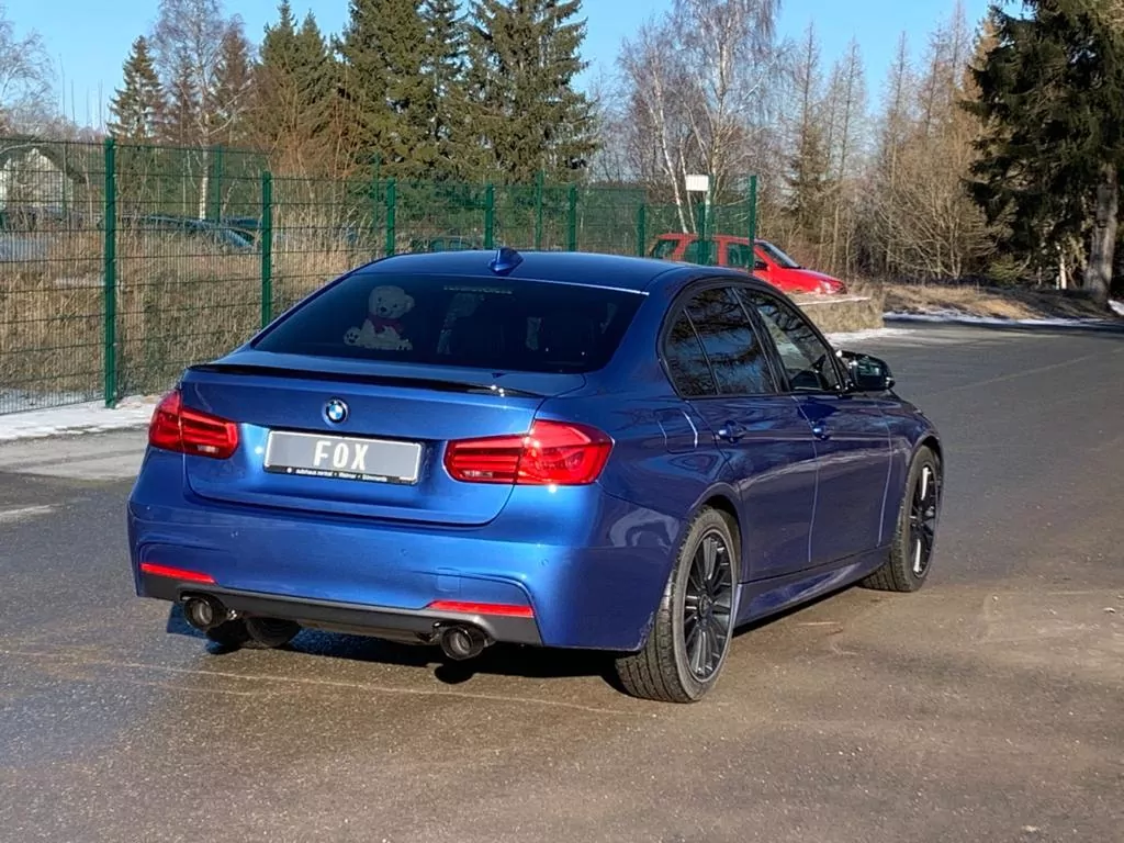 BMW F30/31 - 330i xDrive  Endschalldämpfer quer Ausgang rechts/links - 1x100 Typ 25 rechts/links Schwarz emalliert - mit Abgasklappe im linken Endrohr