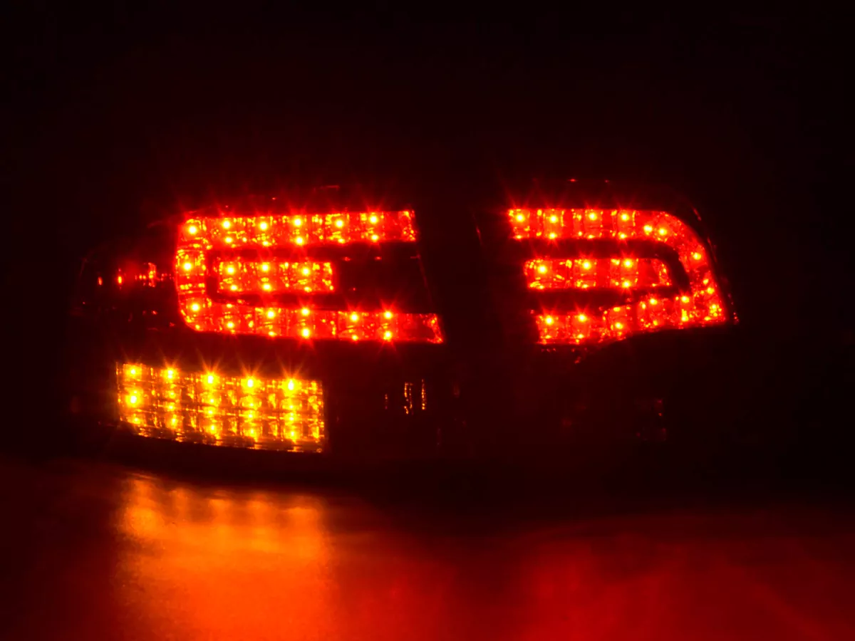 LED Rückleuchten Set Audi A4 Limousine Typ 8E Bj. 04-07 rot/schwarz