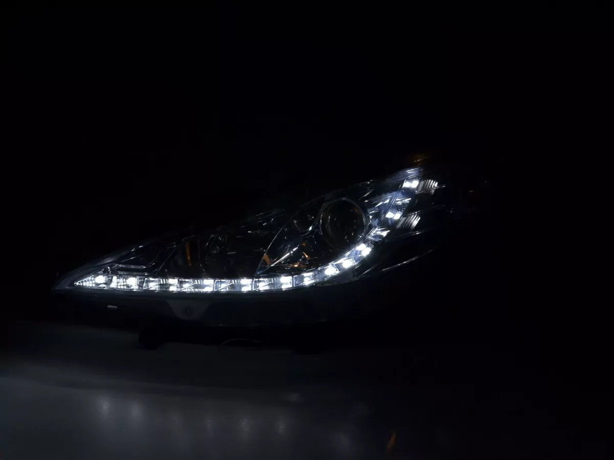 Scheinwerfer Set Daylight LED Tagfahrlicht Peugeot 207 Bj. 06- chrom für Rechtslenker