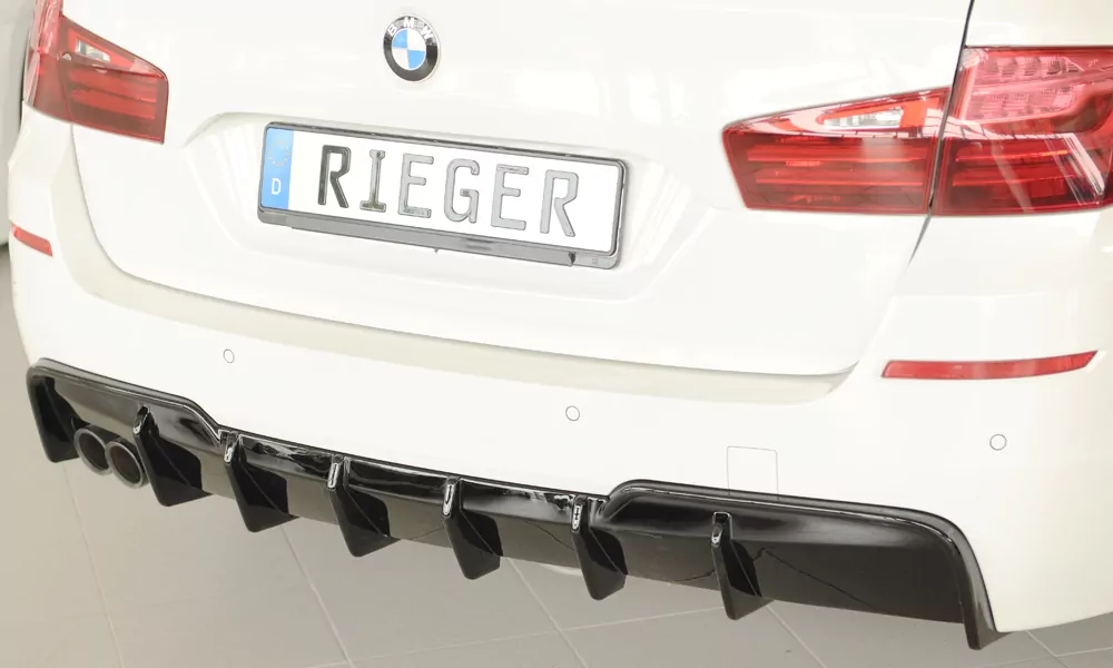 Rieger Heckeinsatz (für Fzg. mit AHK) glanz schwarz für BMW 5er F10  (5L) Lim. 07.13- (ab Facelift) LCI