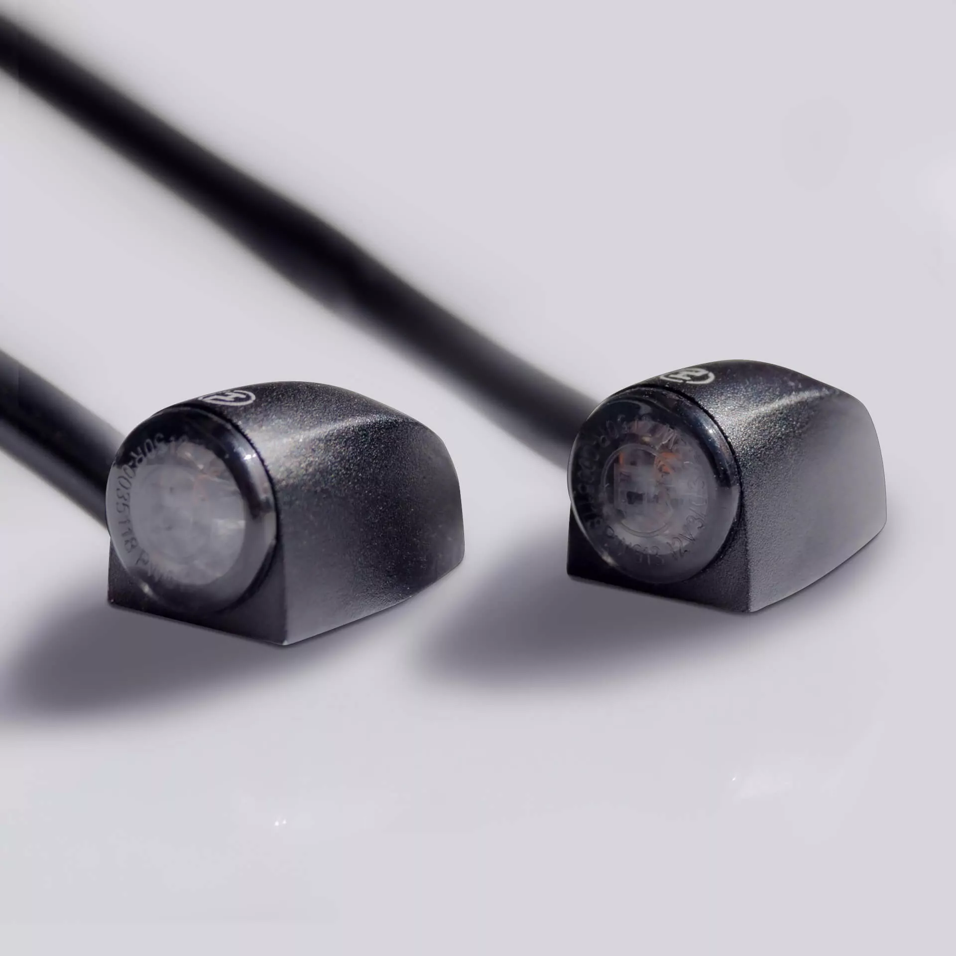 HIGHSIDER pro Proton Three LED Rück-, Bremslicht, Blinker Schwarz/Getönt 3in1, E-Geprüft (Paar)