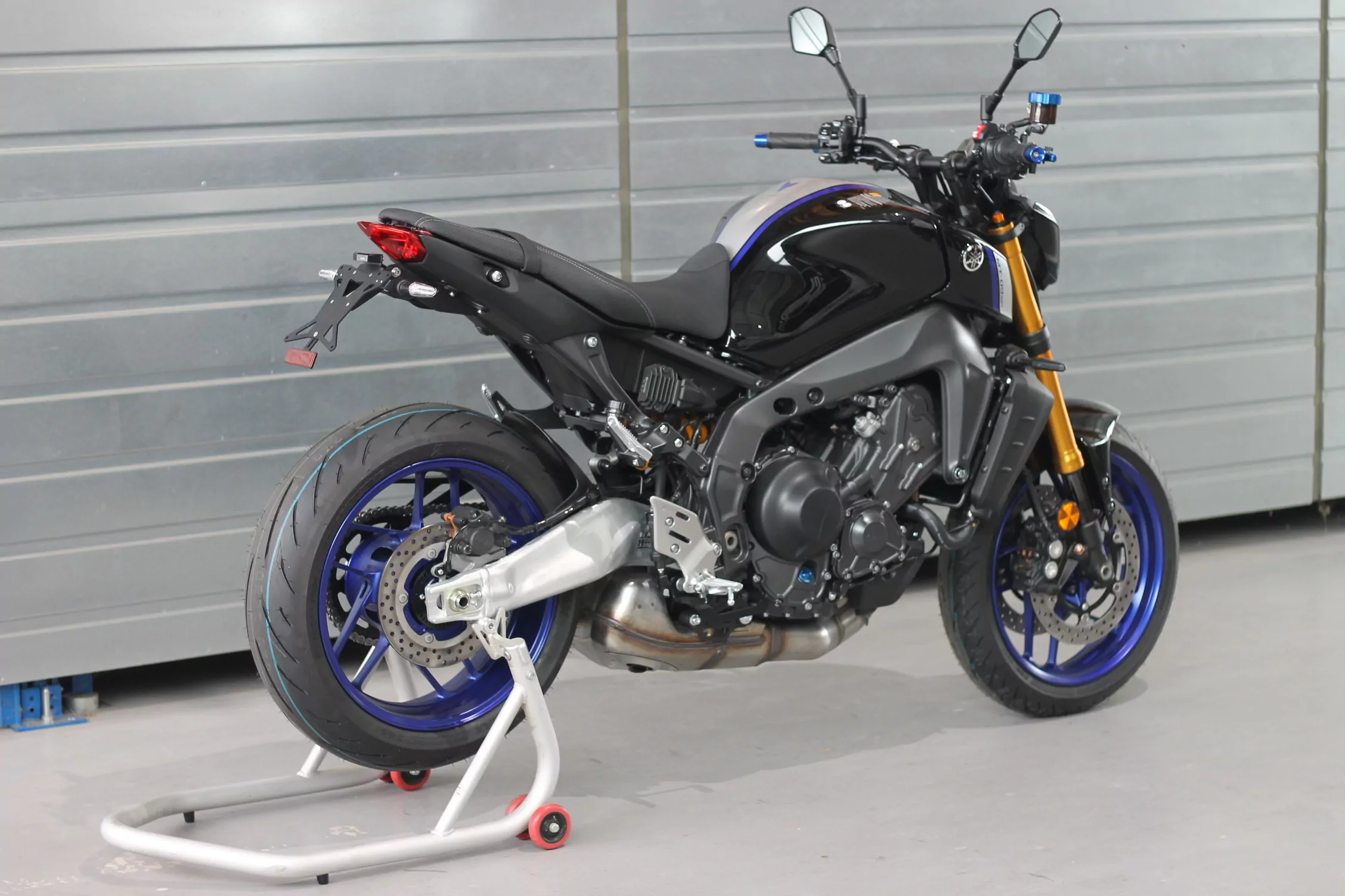 MG Biketec Kennzeichenhalter für Yamaha MT-09 ab 2021 mit Tempomat