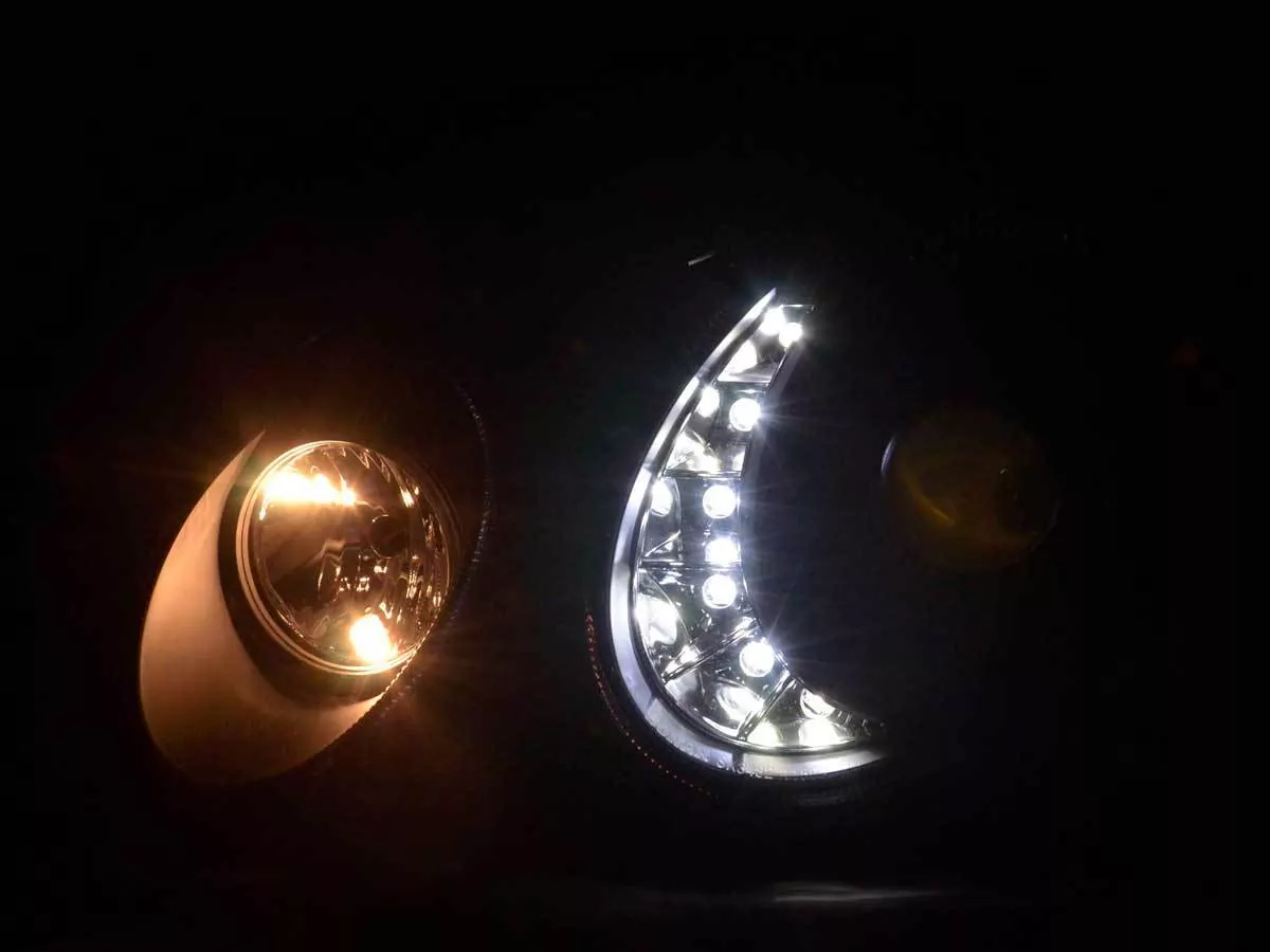 Scheinwerfer Set Daylight LED TFL-Optik Mercedes E-Klasse 211 Bj. 06-09 schwarz