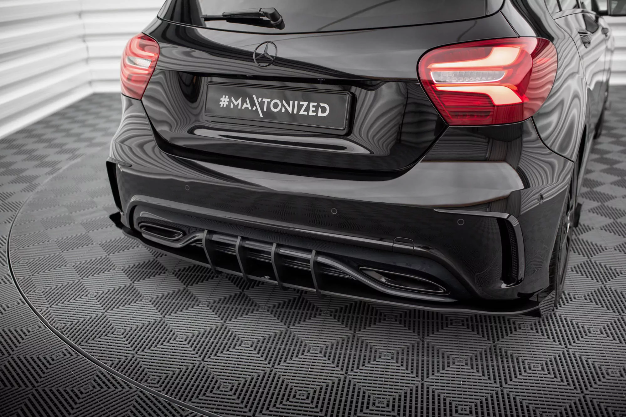 Street Pro Heck Ansatz Flaps Diffusor +Flaps Für Mercedes-Benz A AMG-Line W176 Facelift Schwarz Hochglanz